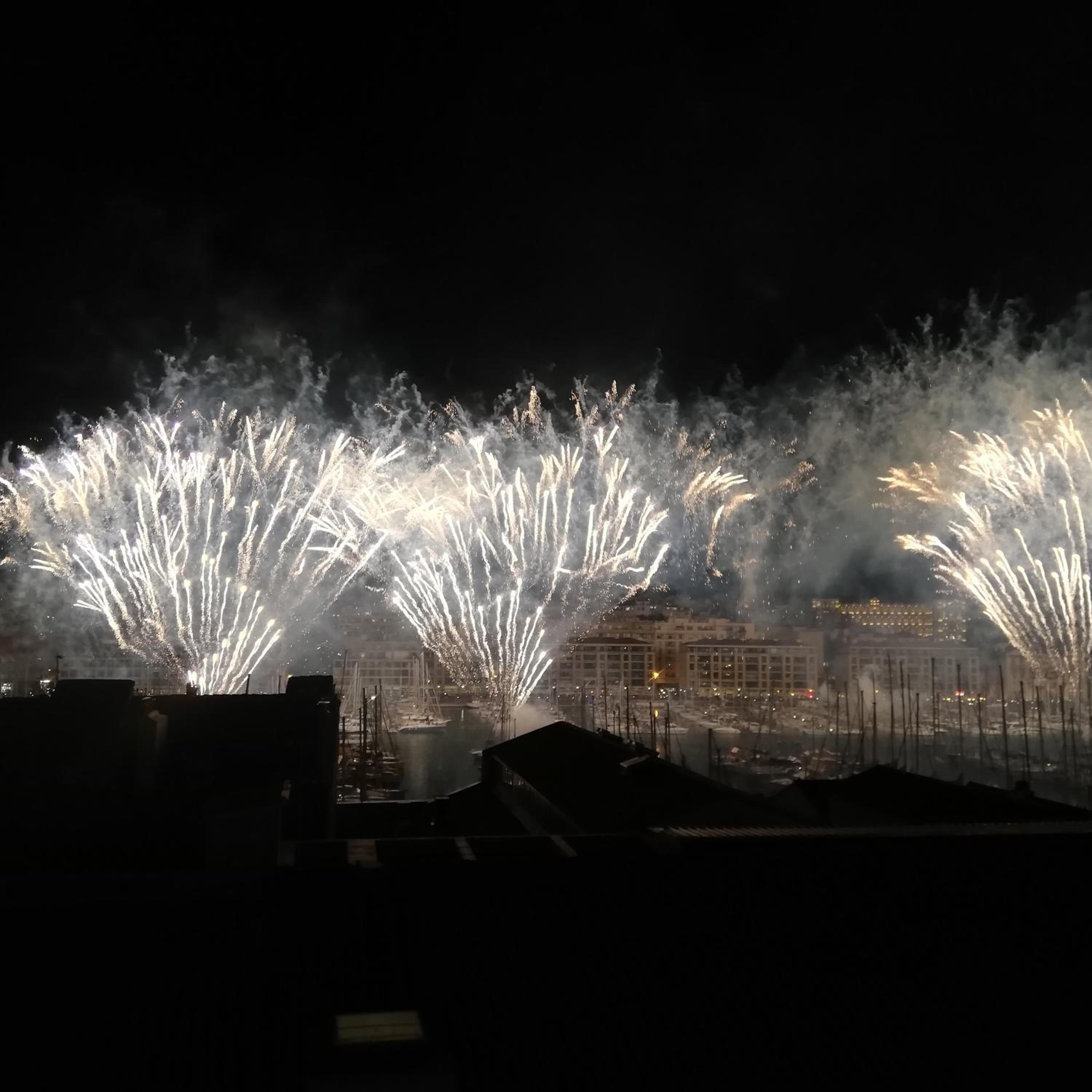 Hotel Suite privée du balcon du vieux port Marseille - Image 1