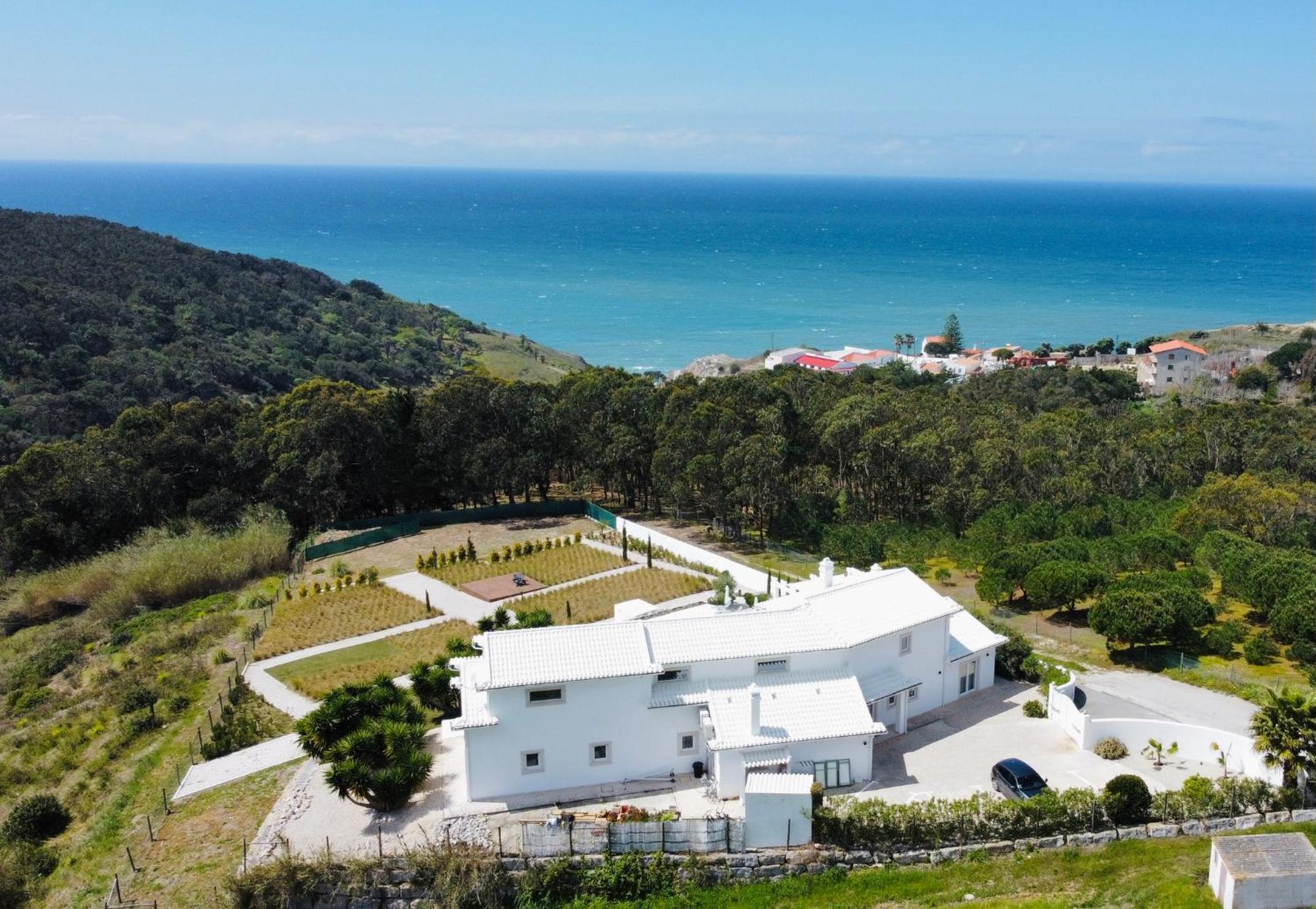 Hotel EMCASA Boutique Guesthouse - Image 1