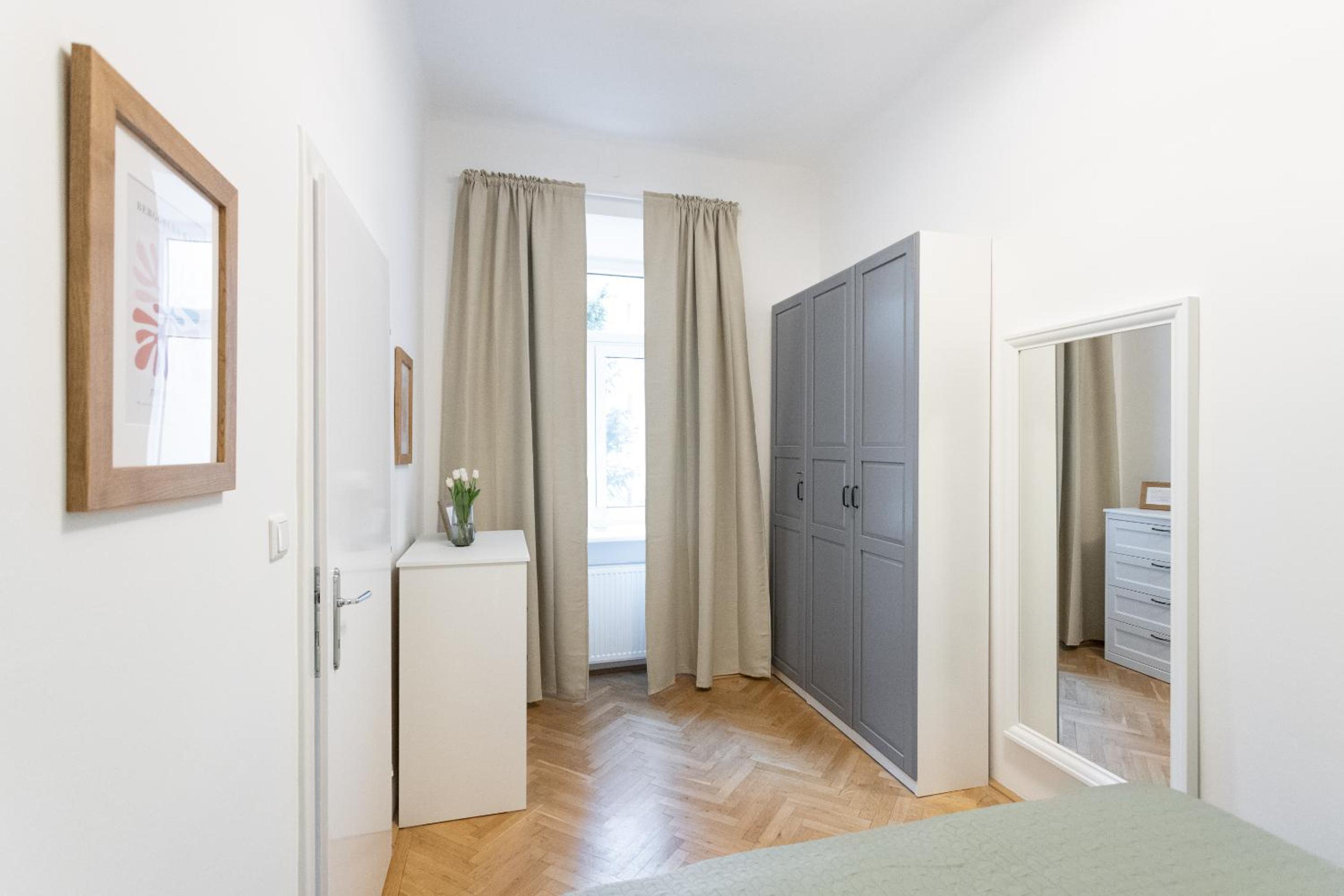 Apartment with balcony - trendy neighborhood