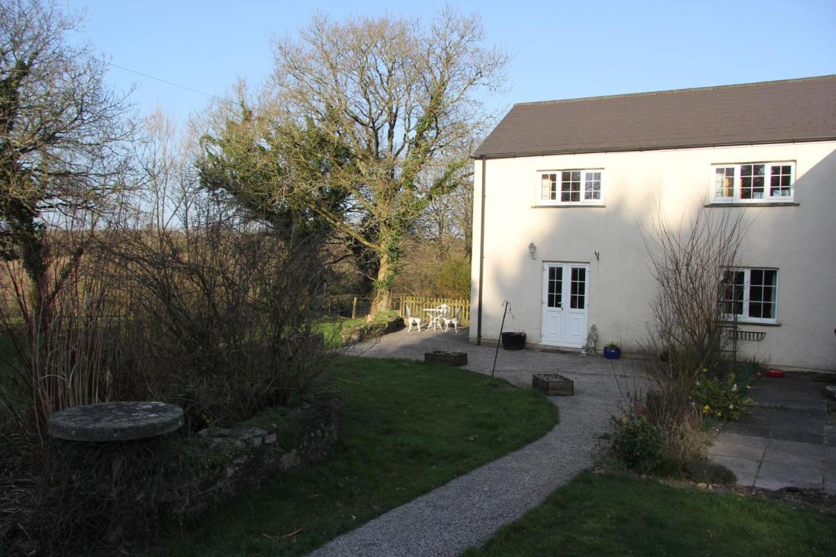 Magnolia Cottage view 3