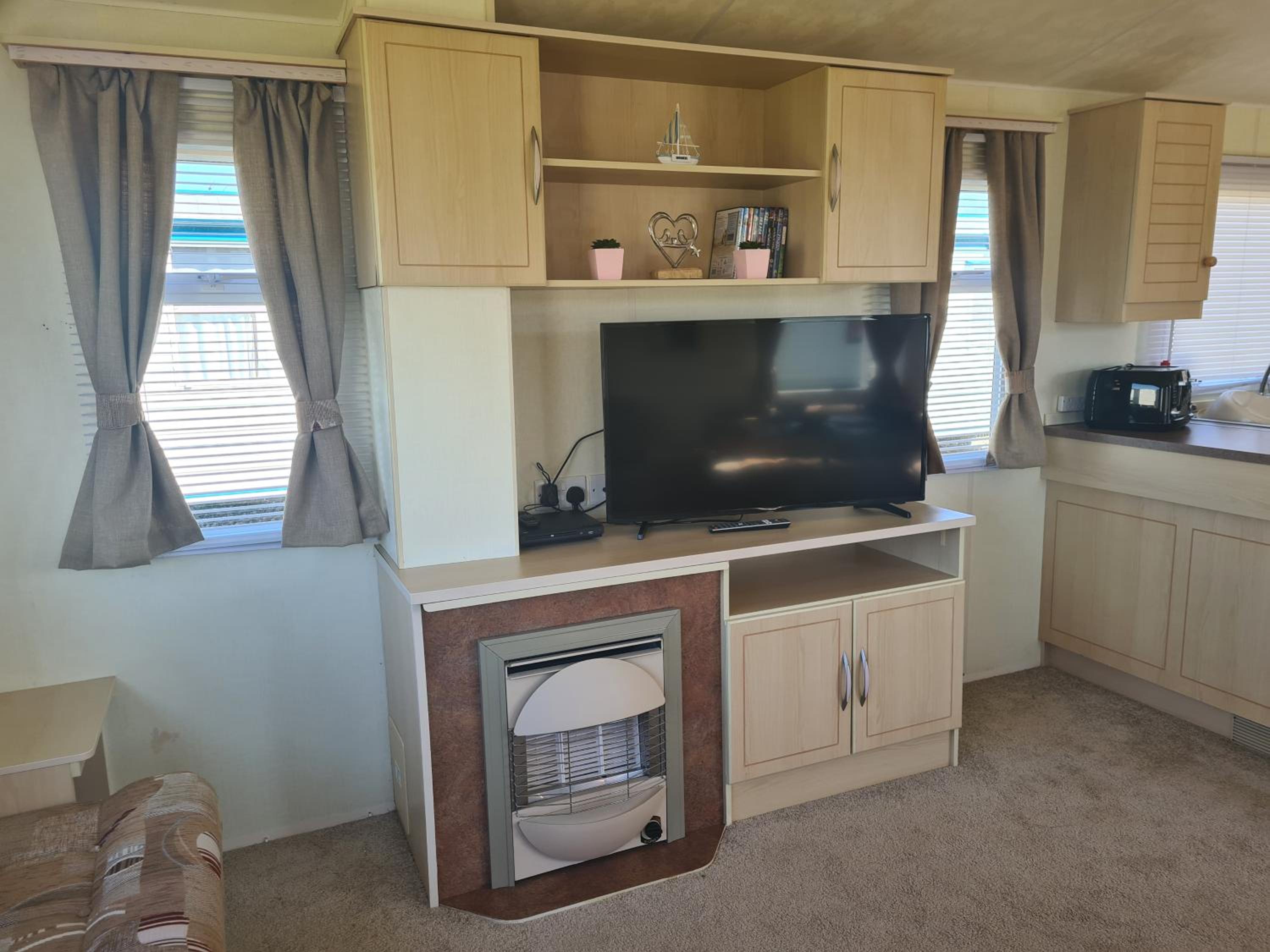 8 Berth Coral Beach (Mirage Super) view 2