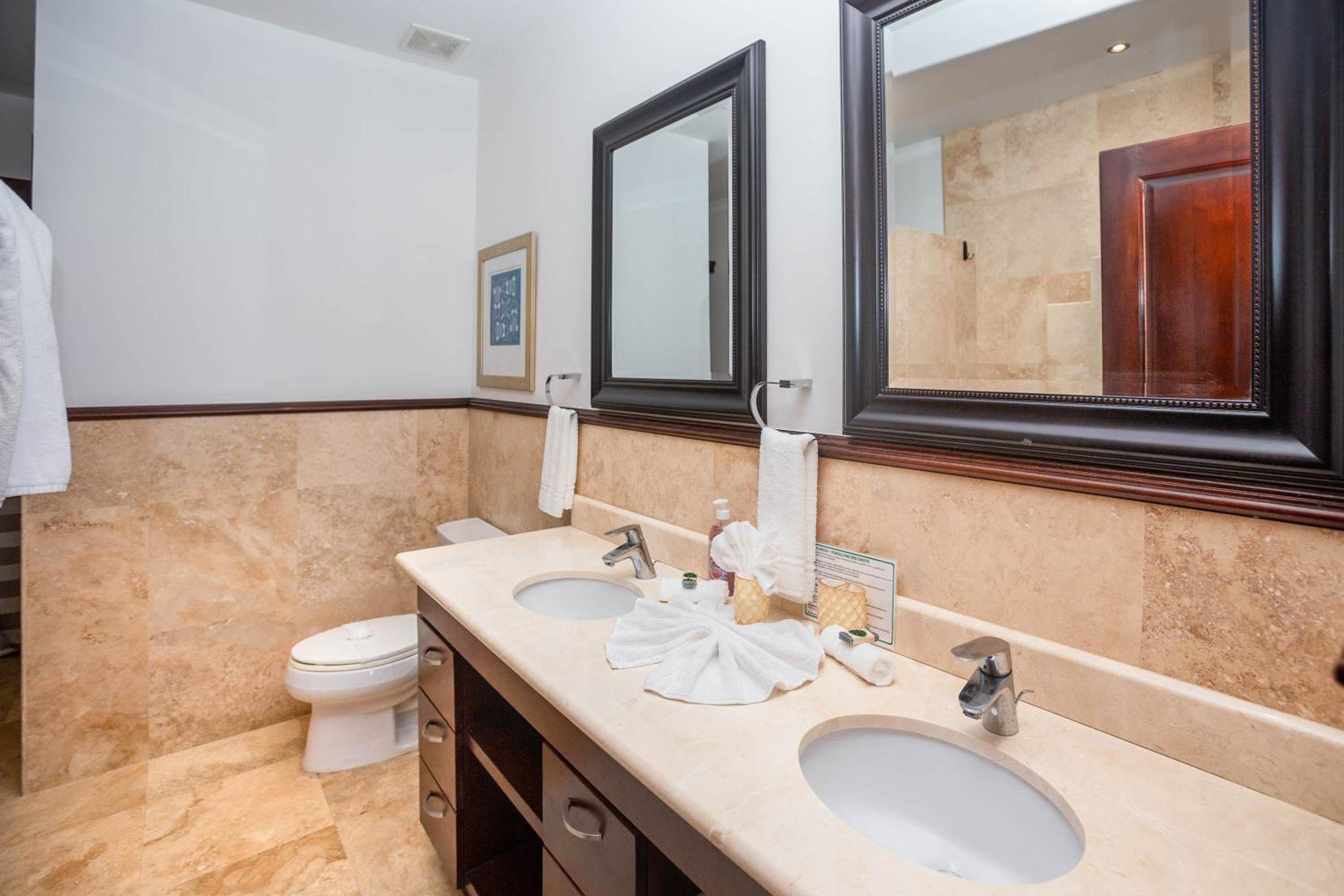 Pristine Bay Villa 1304 with large pool - 3 bedroom condo view 5