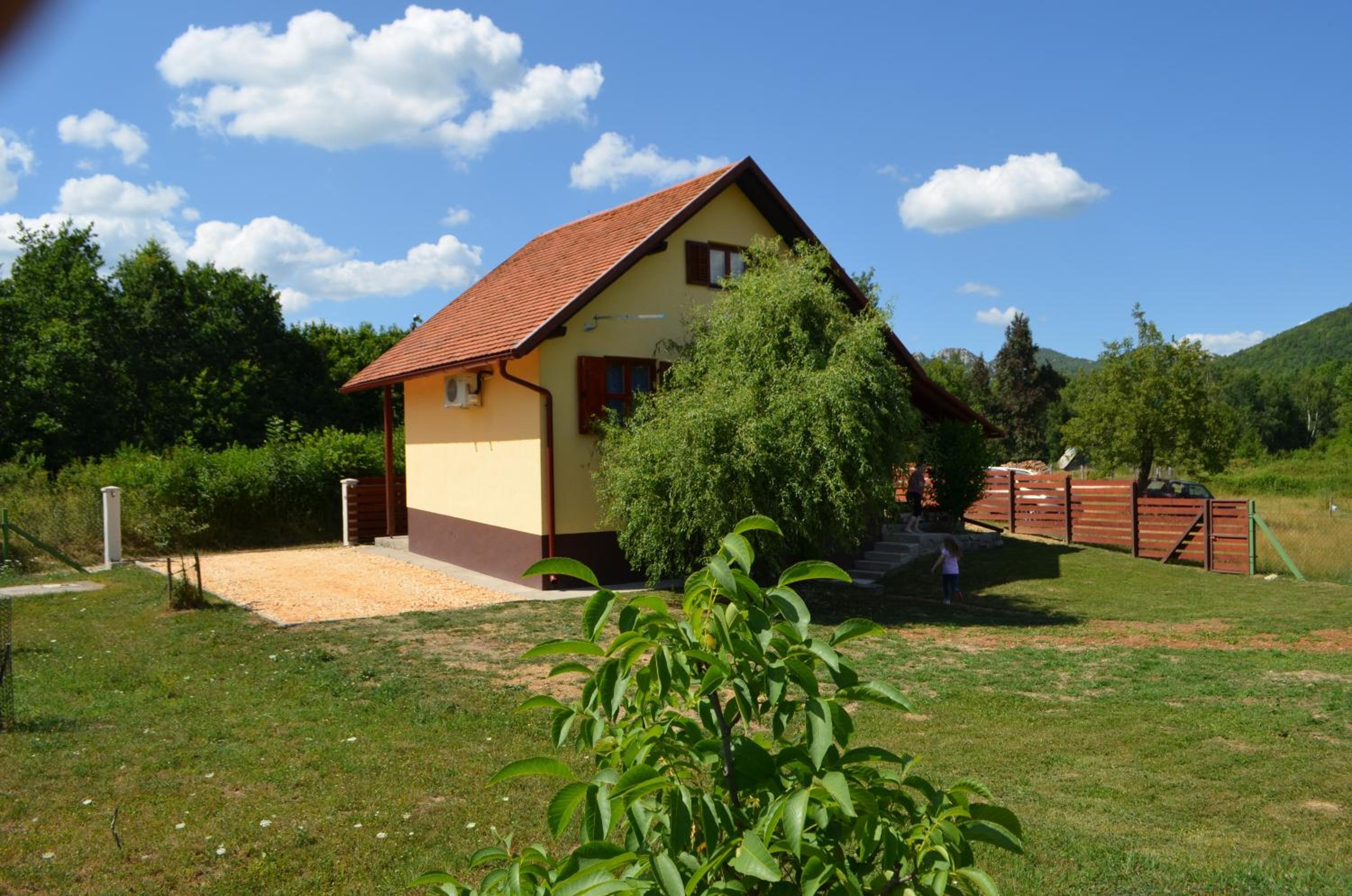 Photo 33