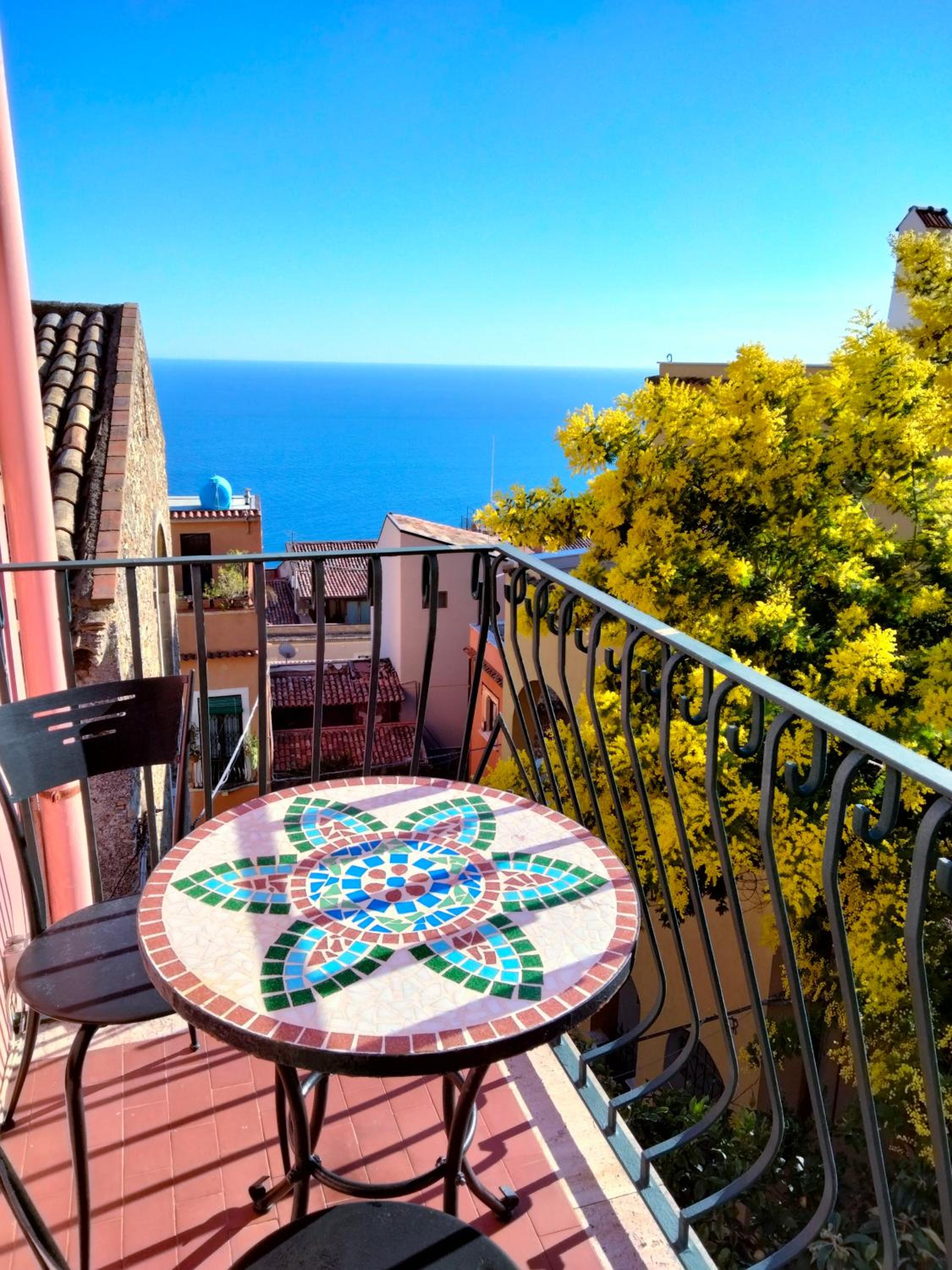 Taormina Center Private Apartments By Fragranza Di Sicilia photo 2