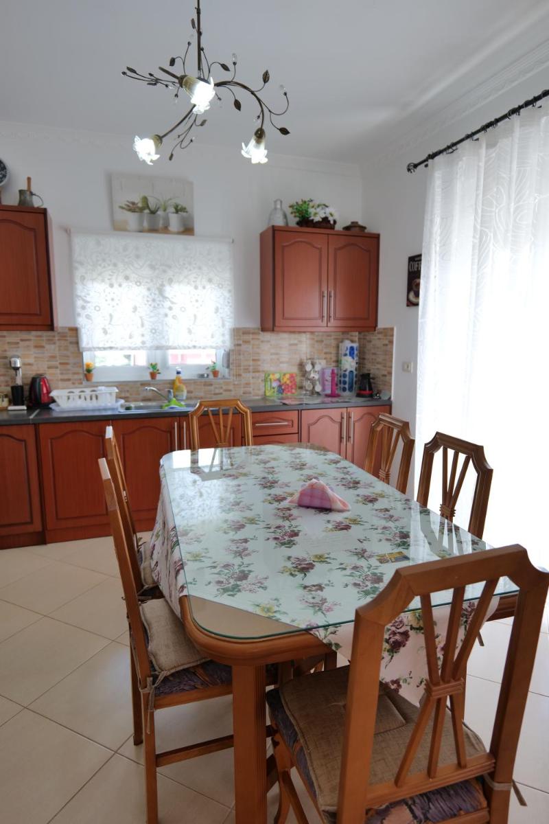 Kristal Apartments