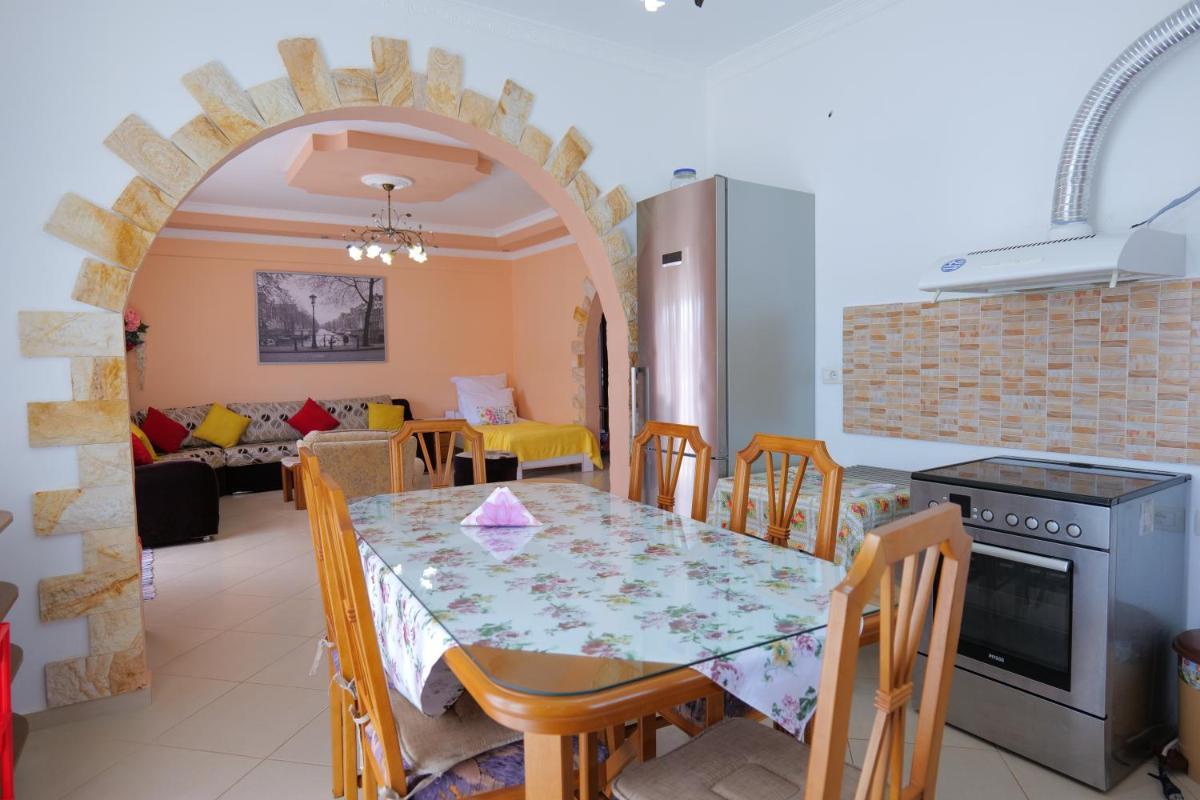 Kristal Apartments