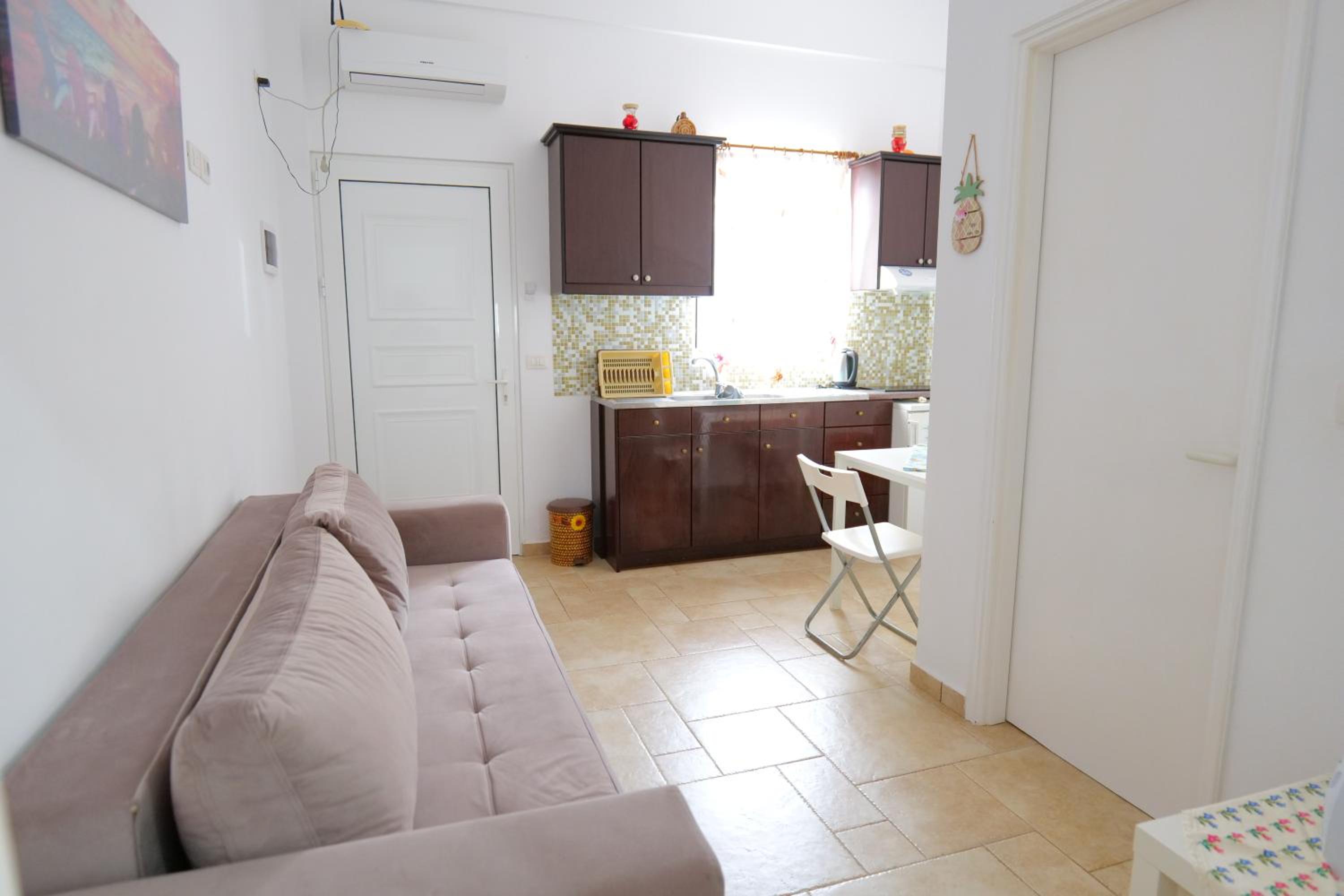 Kristal Apartments