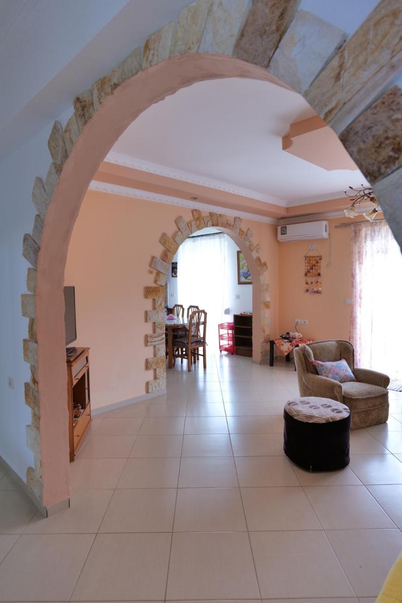 Kristal Apartments