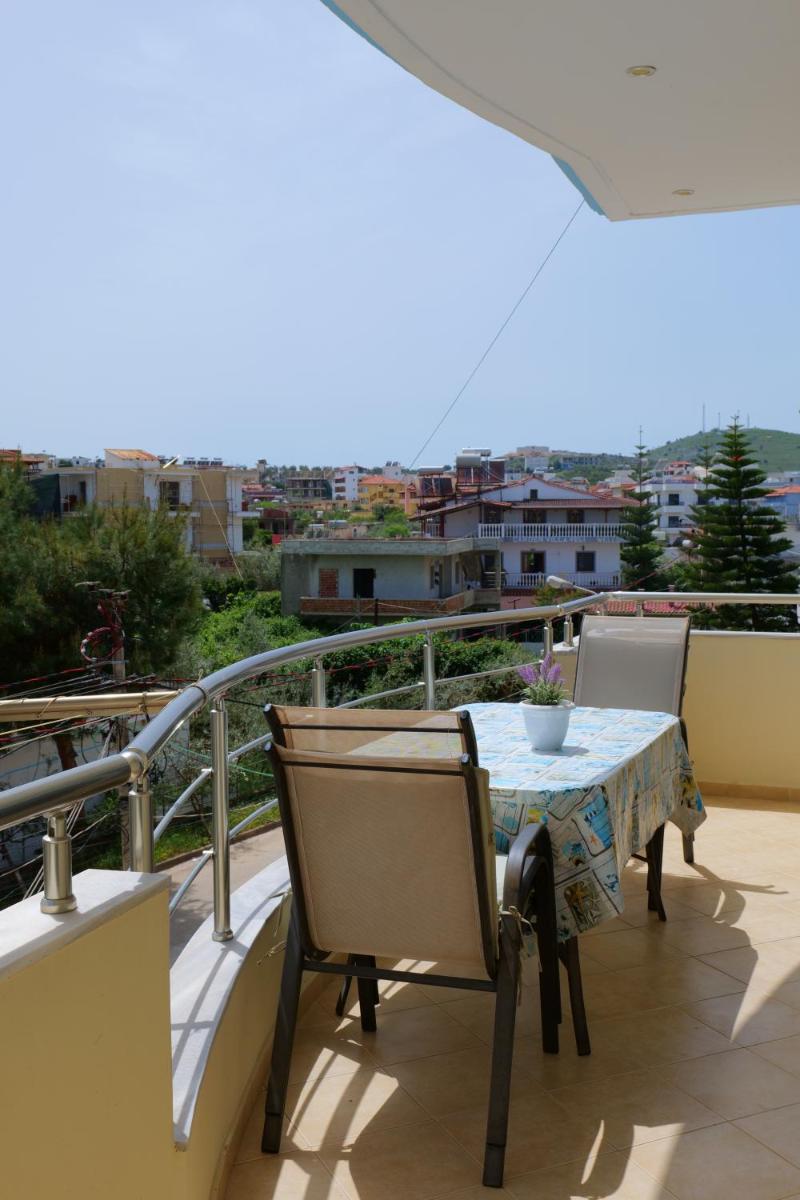 Kristal Apartments