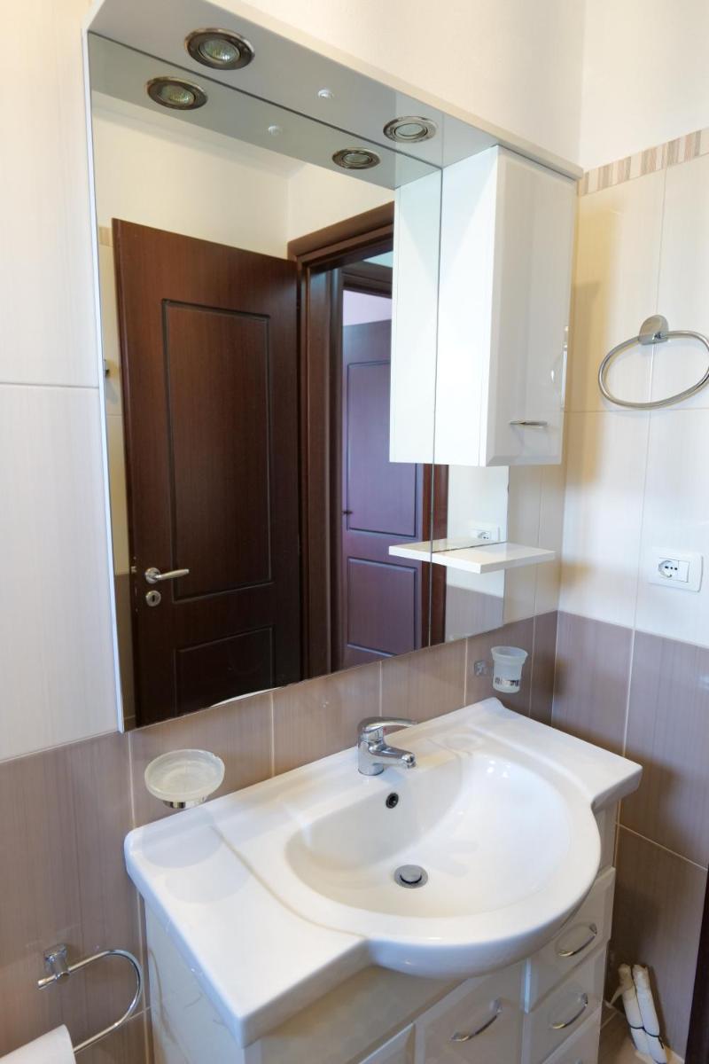 Kristal Apartments