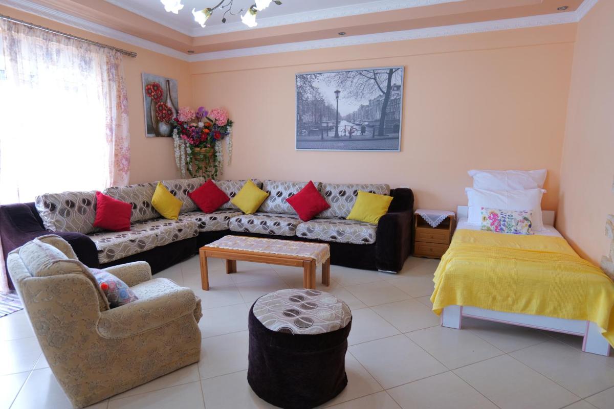 Kristal Apartments