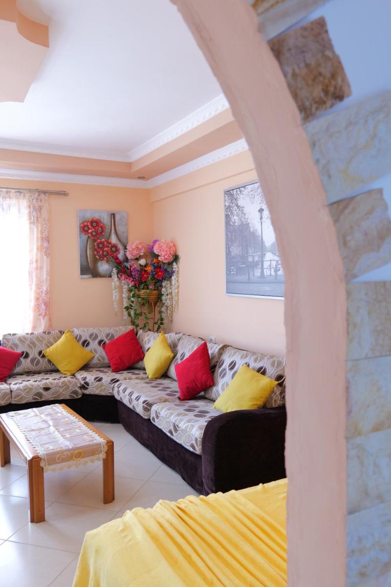 Kristal Apartments