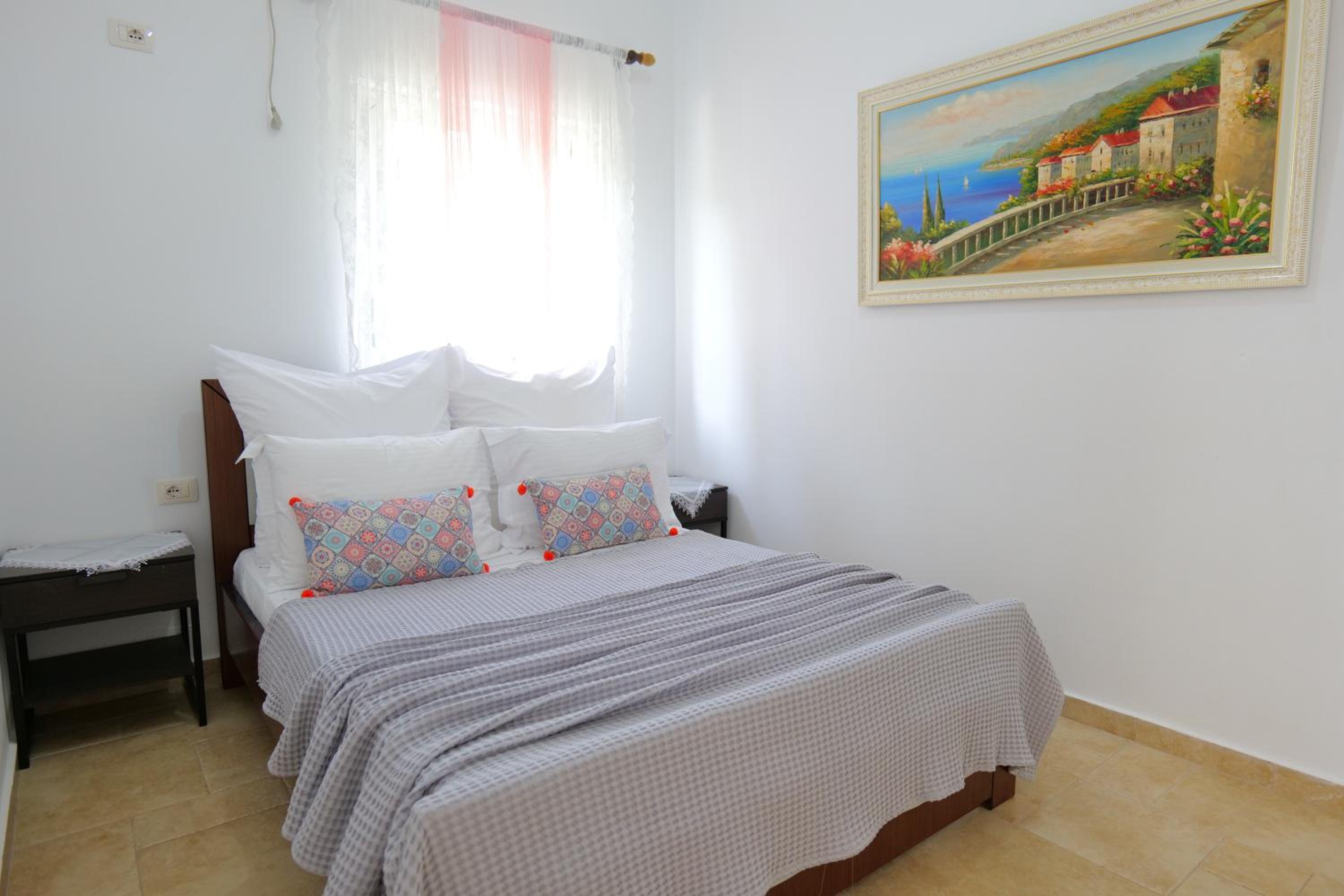 Kristal Apartments