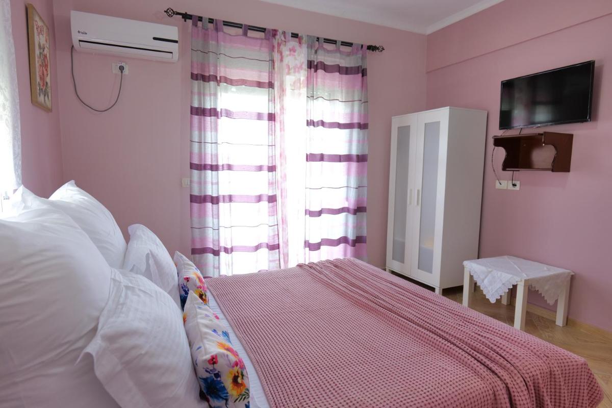 Kristal Apartments