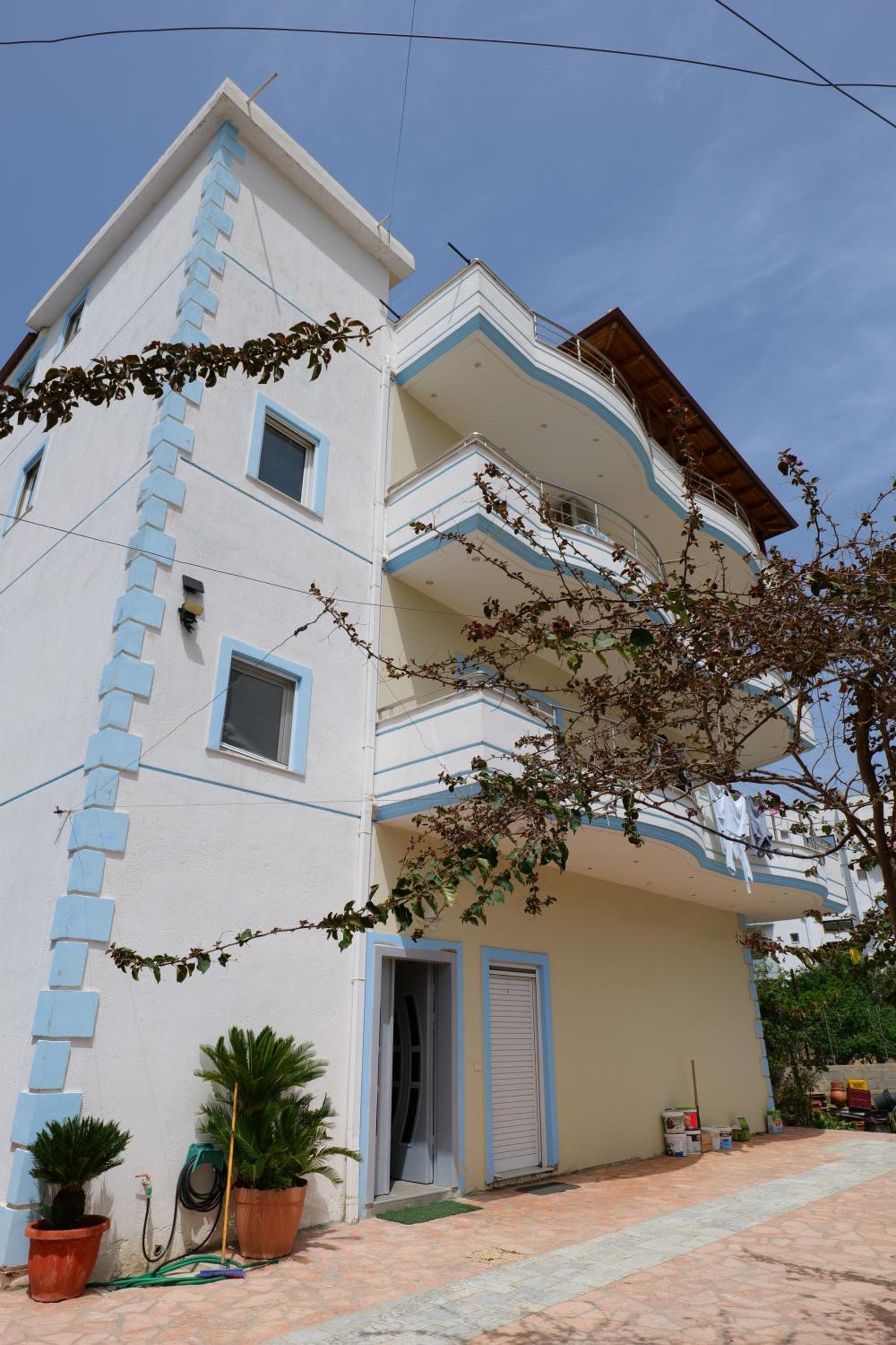 Kristal Apartments