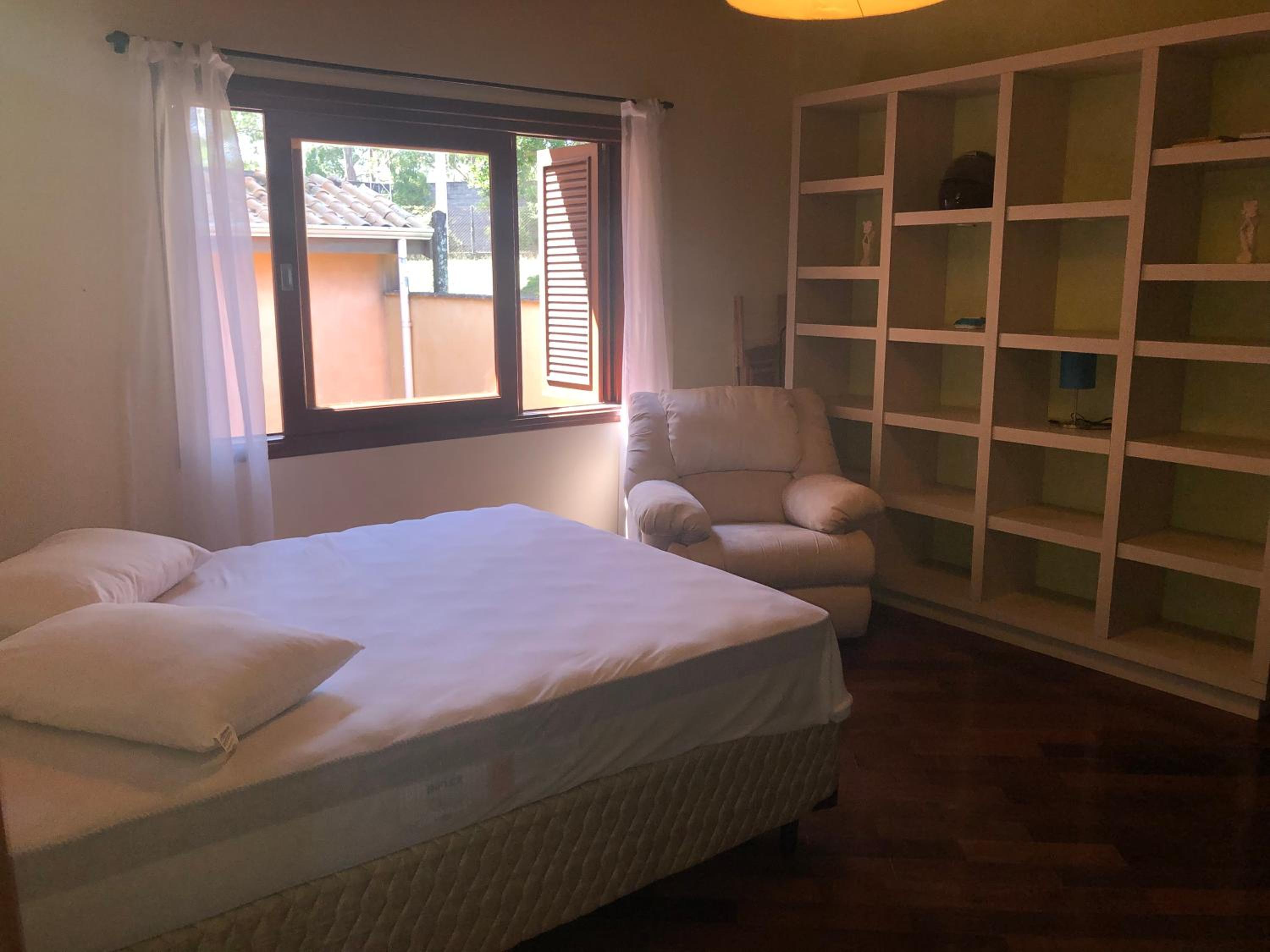 Casa encantadora com piscina aquecida em condomínio