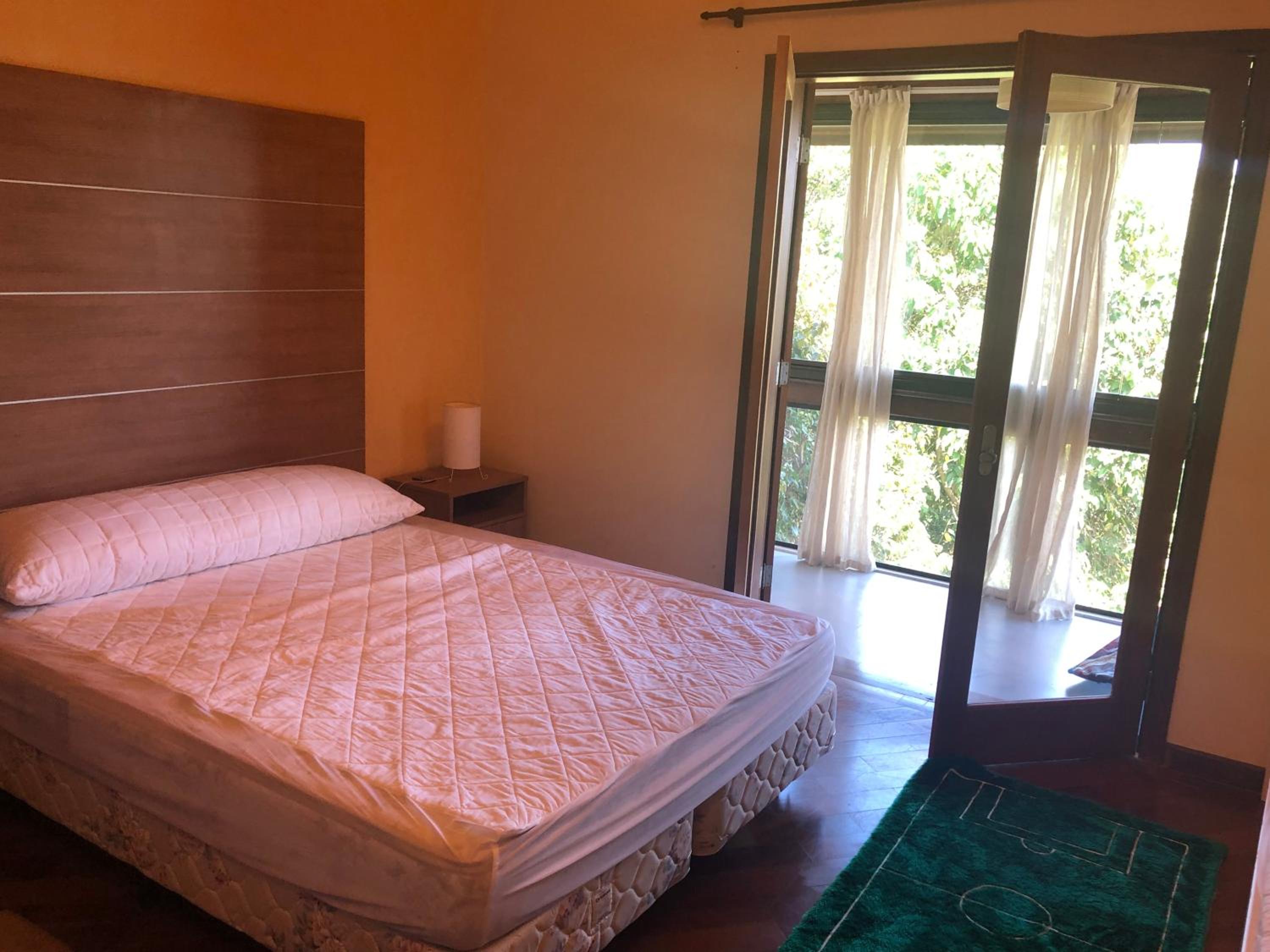 Casa encantadora com piscina aquecida em condomínio