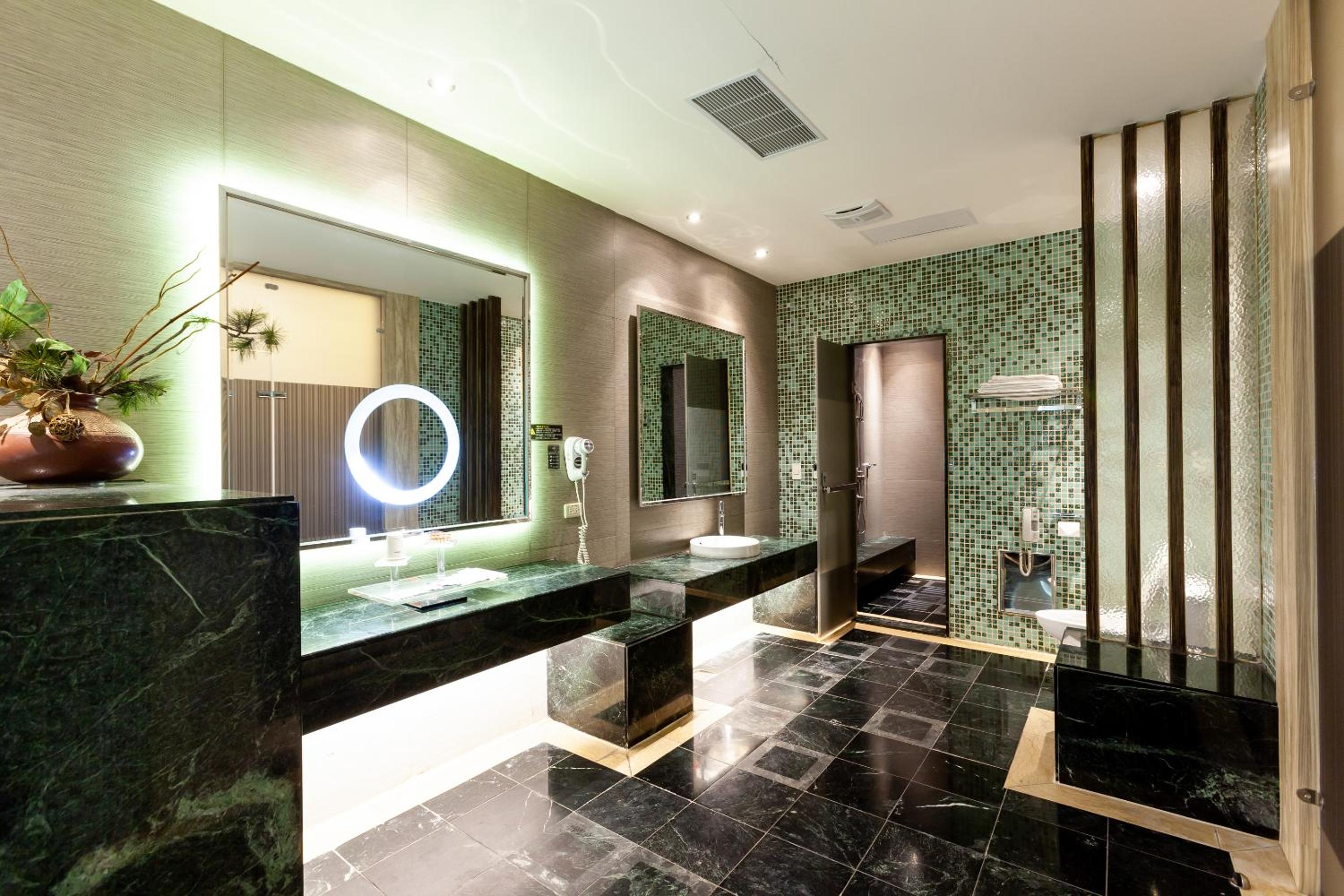 Six Star Motel-Zhongli