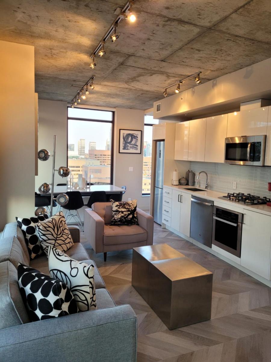 Downtown Paradise - 2 beds, 2 baths with Pool view 2