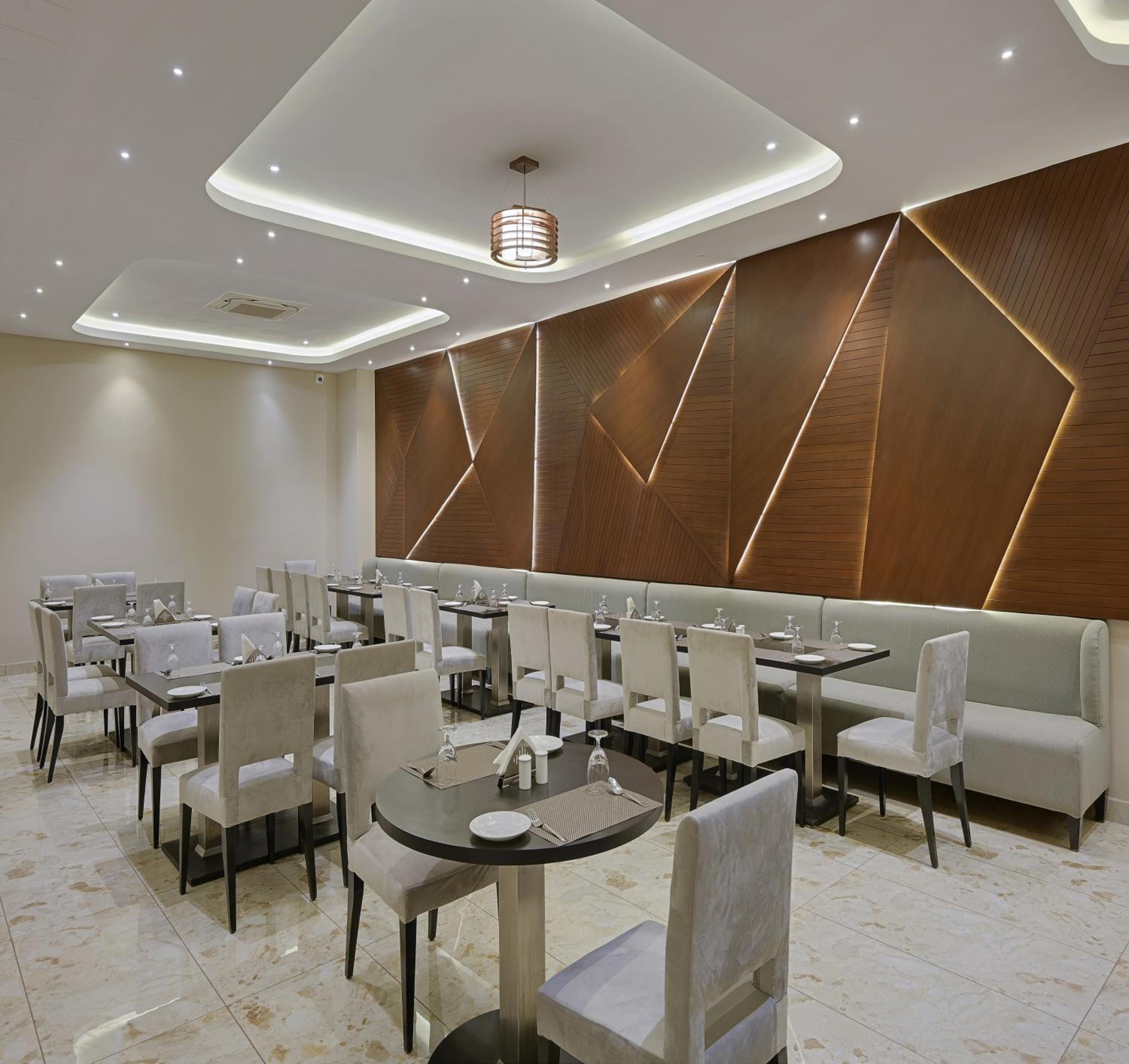 Red Tullip Md Valley Resort & Spa - Luxury Resort With Swimming Pool, Udaipur