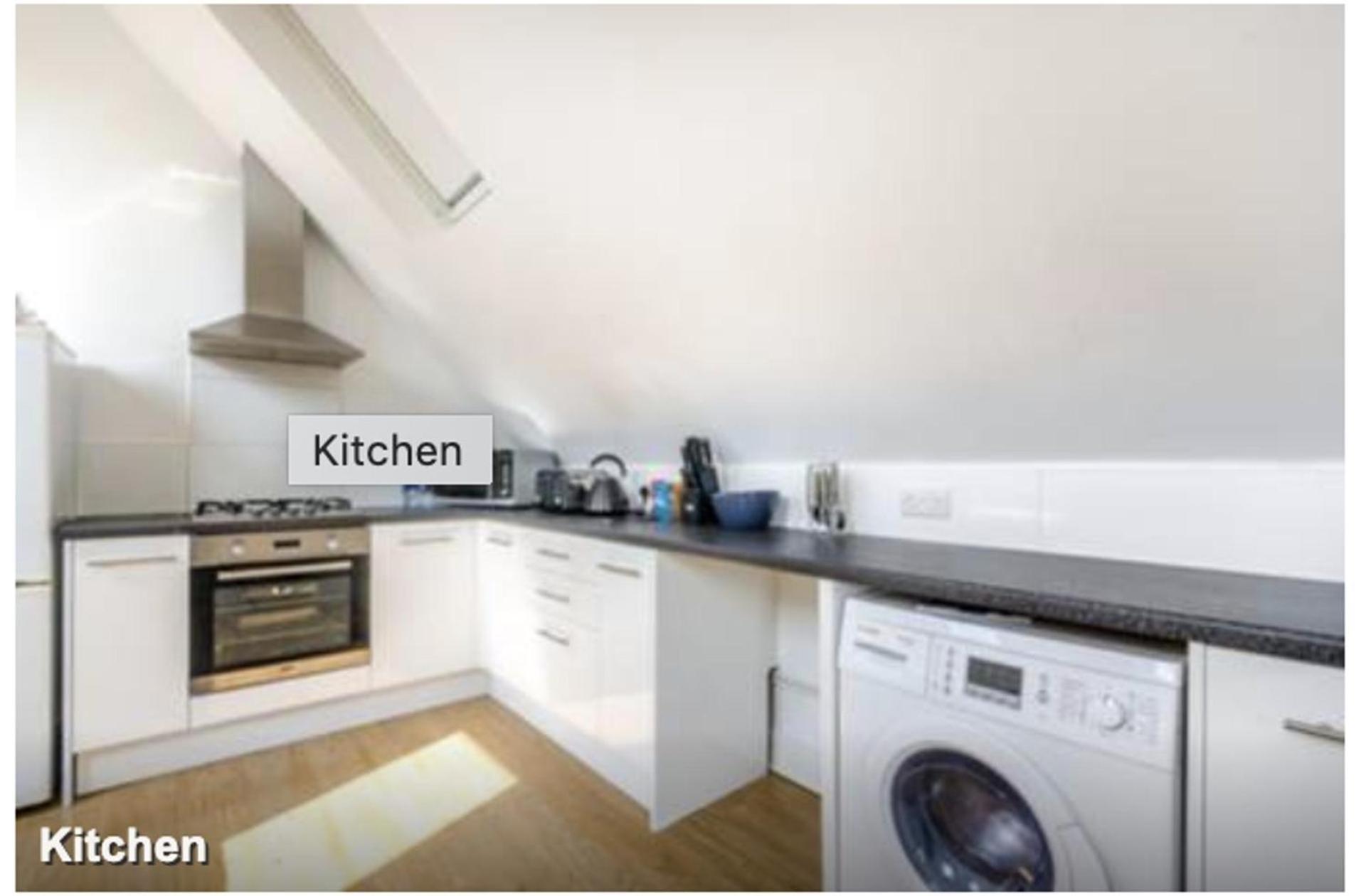 2-Bed Loft Apartment for 5ppl with private parking view 2