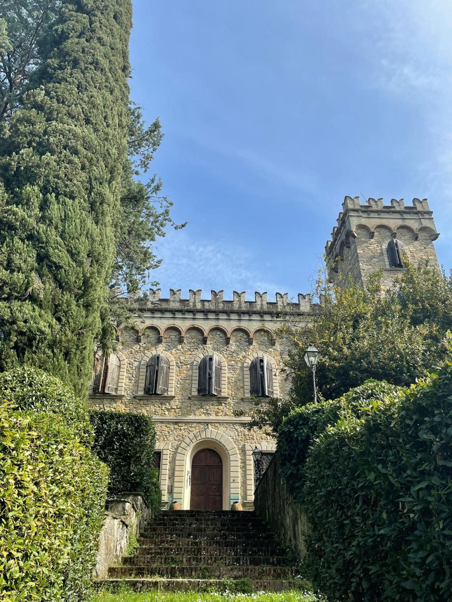 CASA LA TORRE un castello alle porte di Firenze