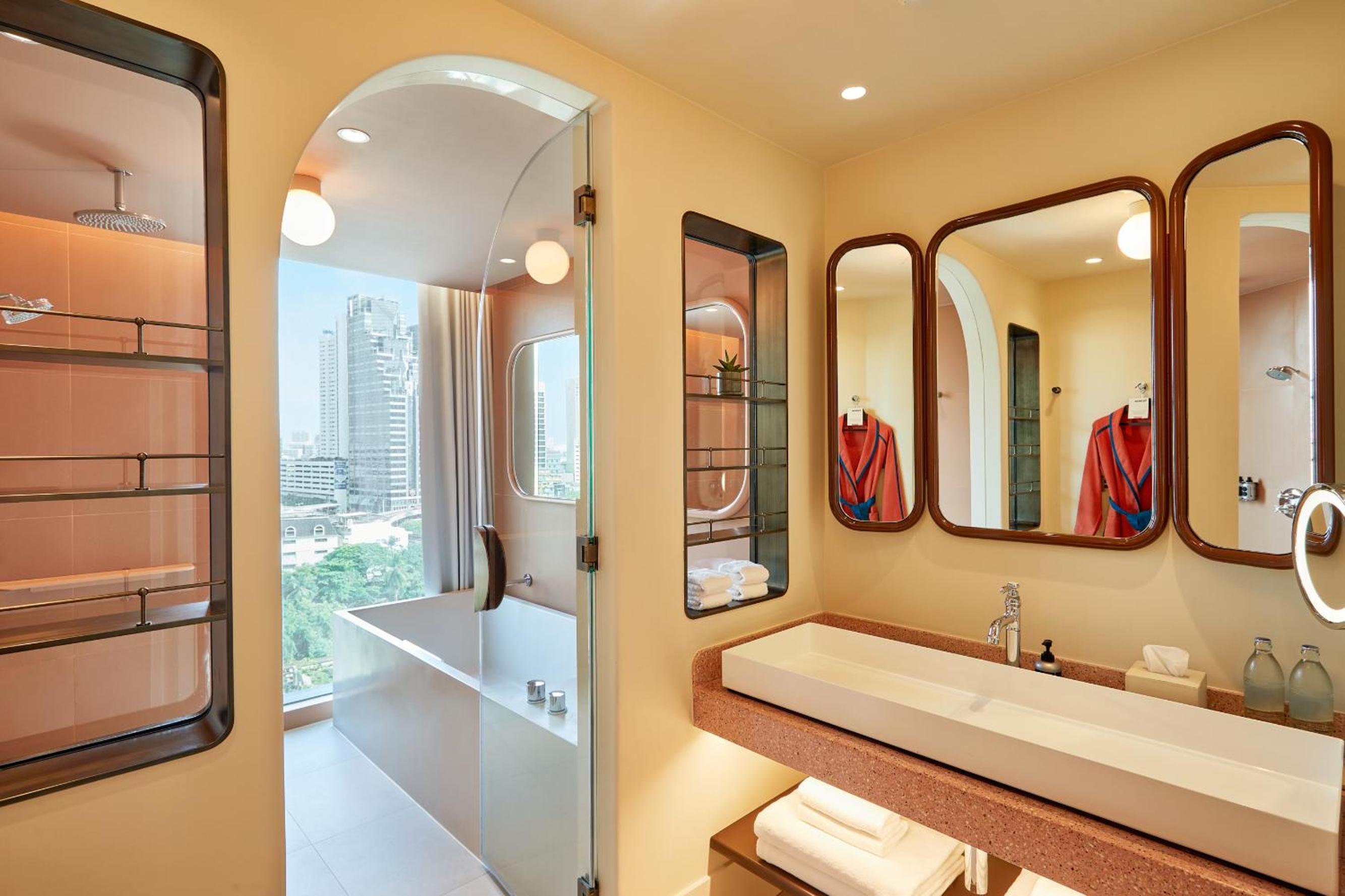The Standard, Bangkok Mahanakhon 56