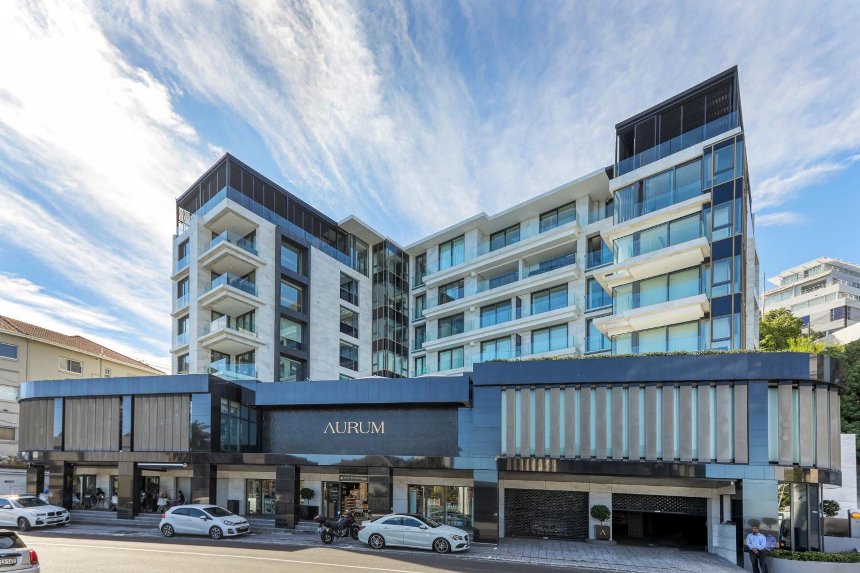 Bantry Bay Allure - Luxury Apt with the best views, Cape Town, photo 2 of 31