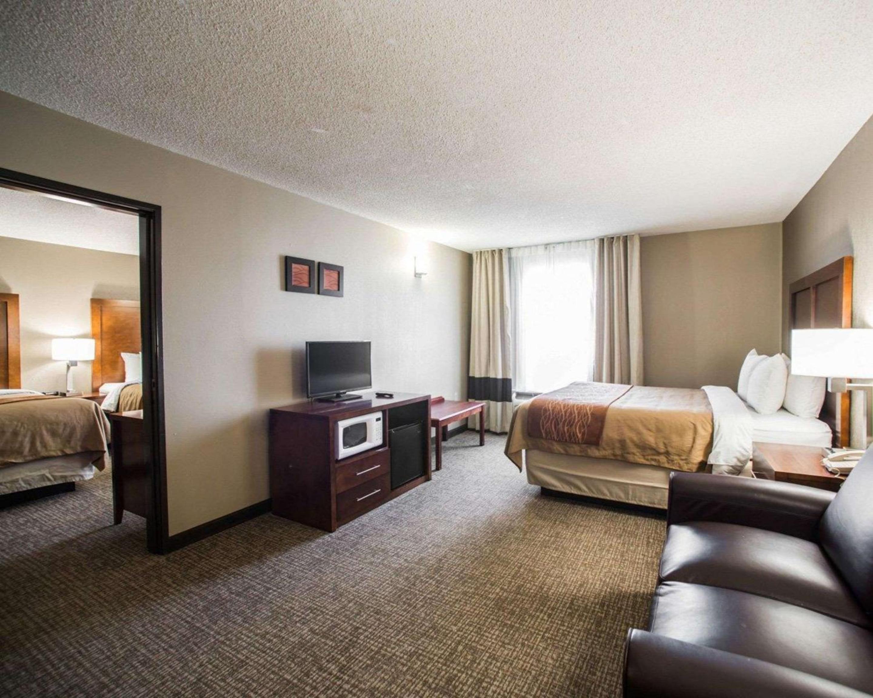 Comfort Inn Suites St Louis-Hazelwood - Property Image 27