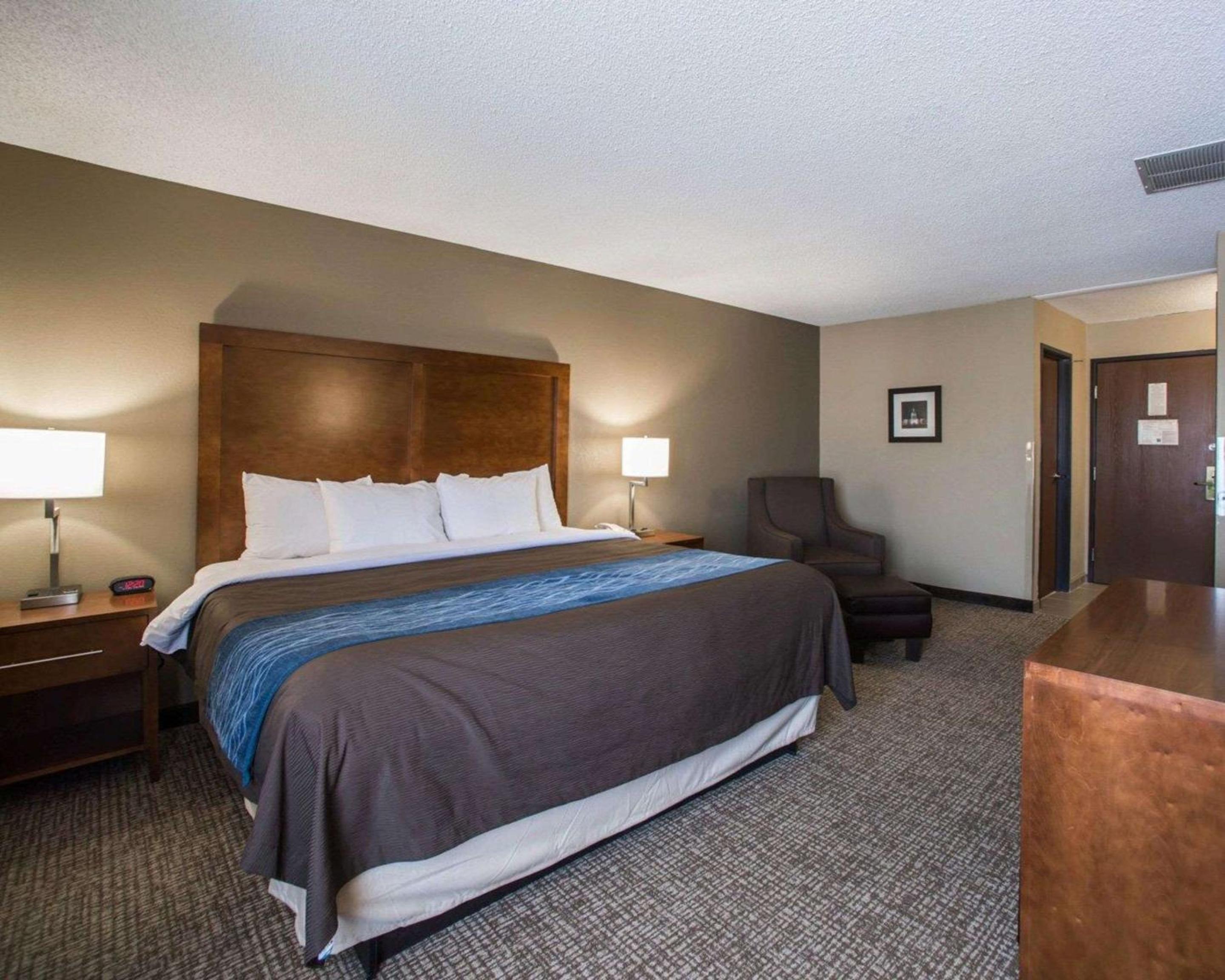 Comfort Inn Suites St Louis-Hazelwood - Property Image 32