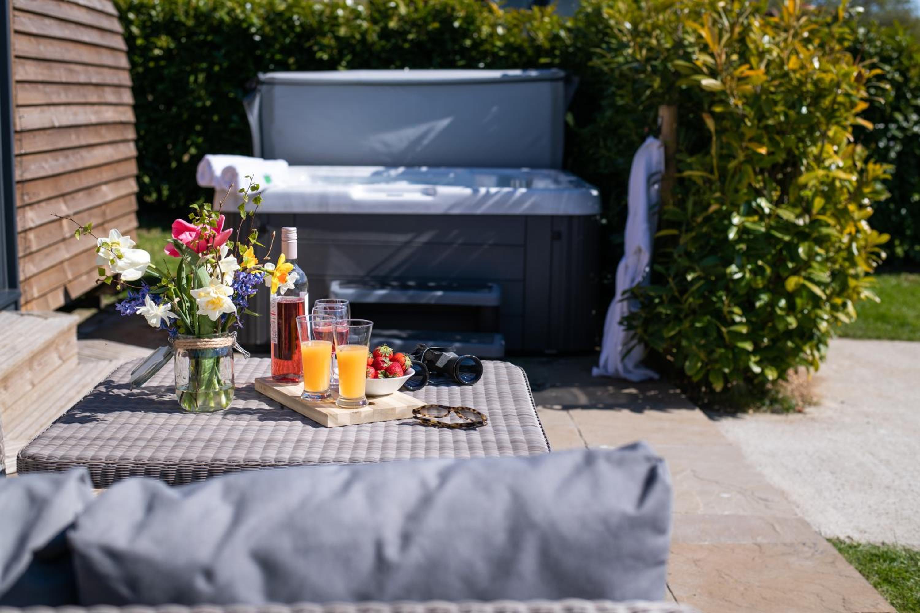 Hotel Humble Bee Farm Glamping - Image 1