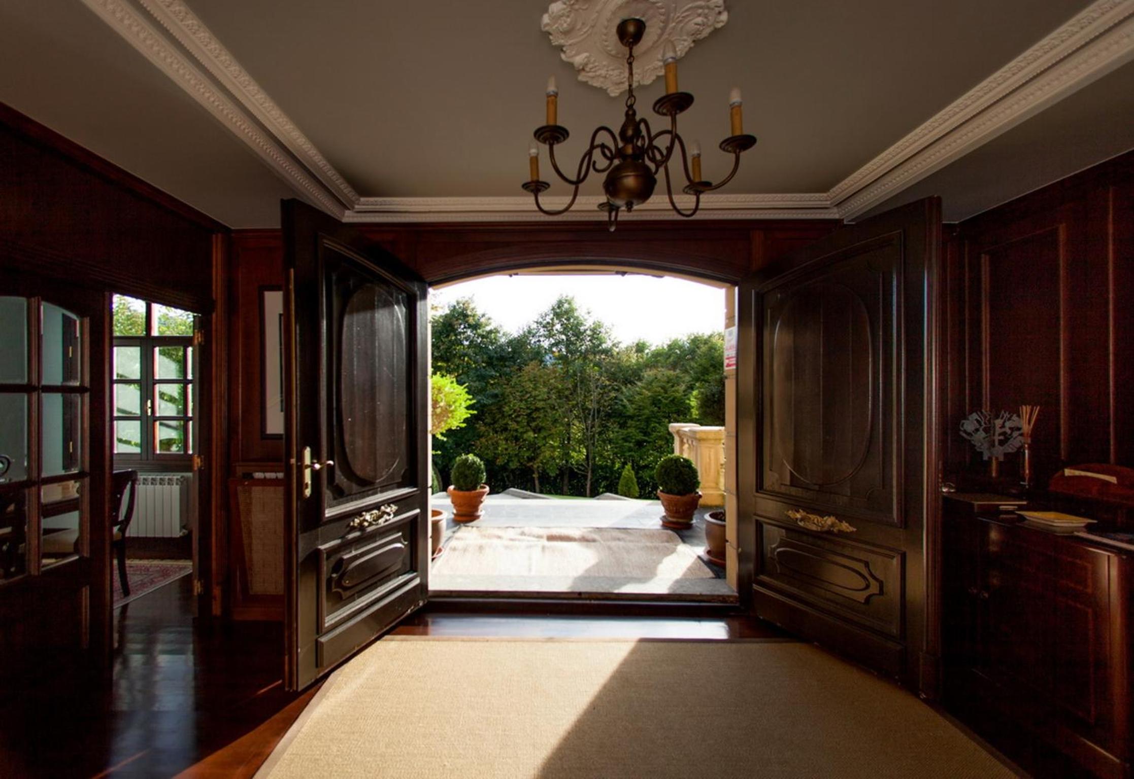 Family Home in Oiartzun with Mountain View