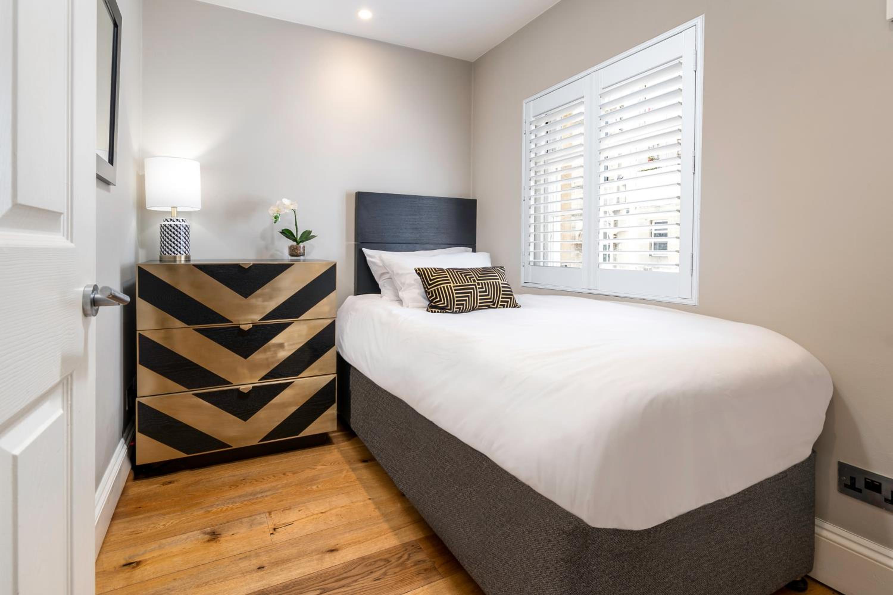 Bath Vacations - Bath Circle Camden Lodge House - Property Image 13