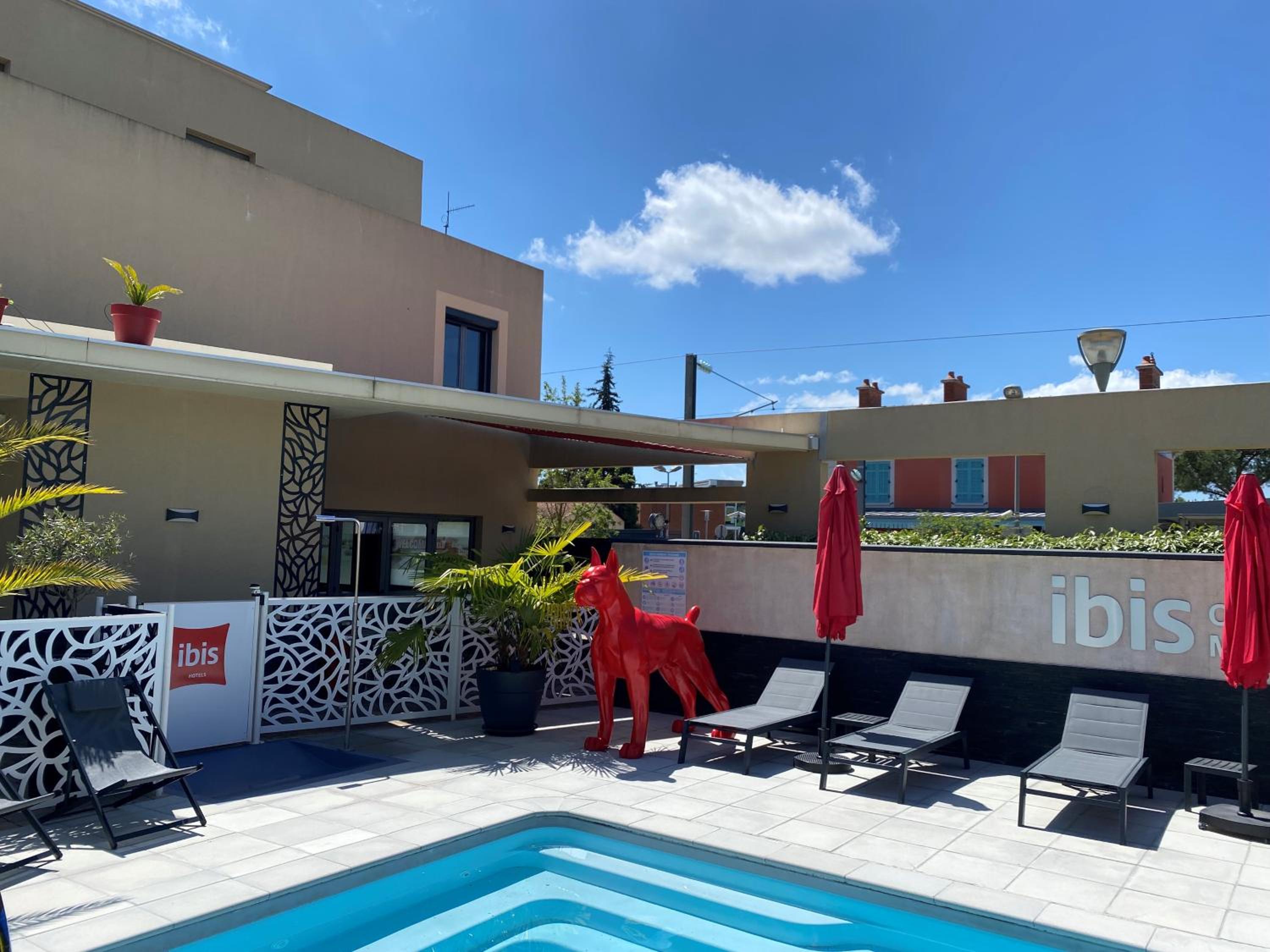 IBIS Cannes Mouans Sartoux Piscine parking gratuit