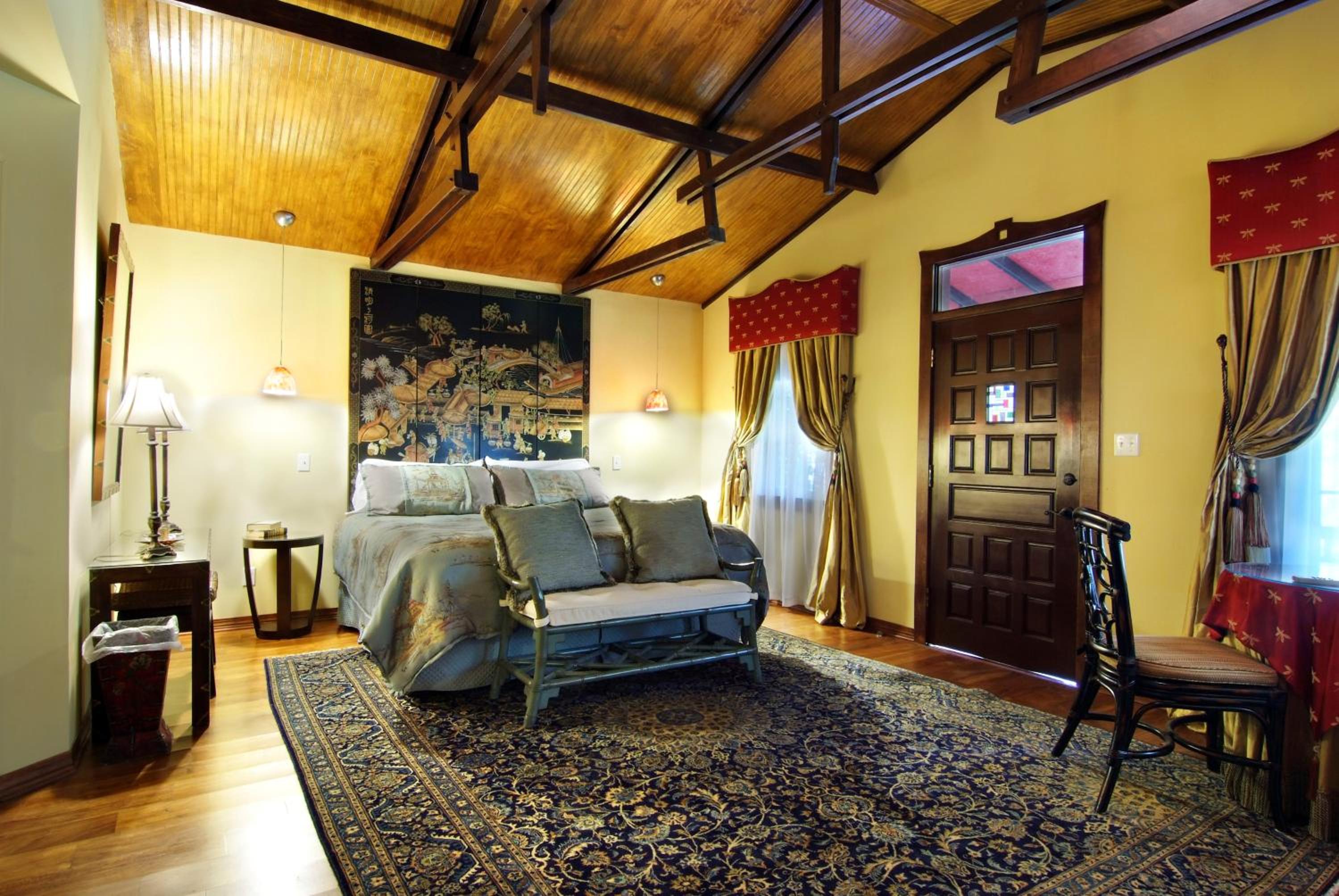 Historic Michabelle Inn