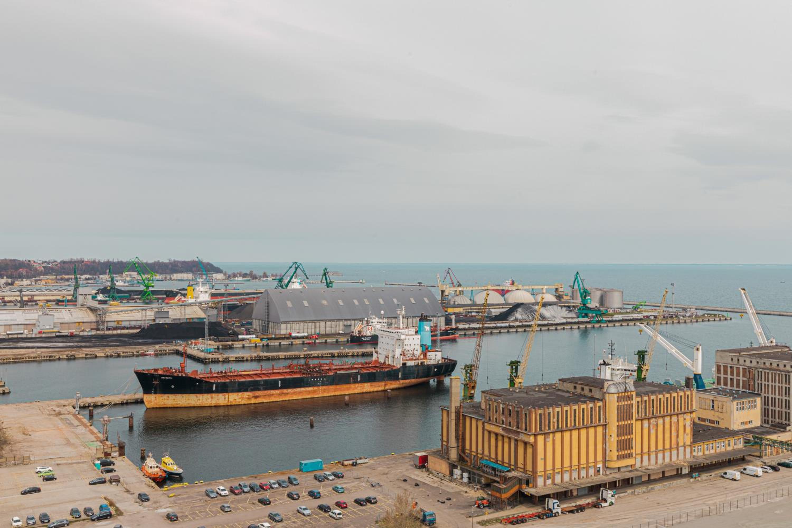 Sea Towers 15th floor Apartment with Sea View by Renters Prestige view 5
