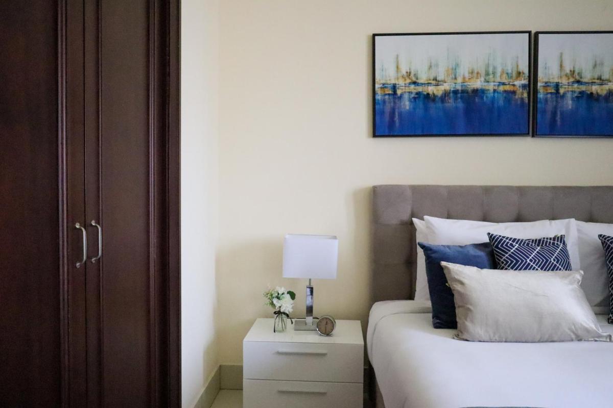 HiGuests - Charming Apt With Private Balcony Near Dubai Mall