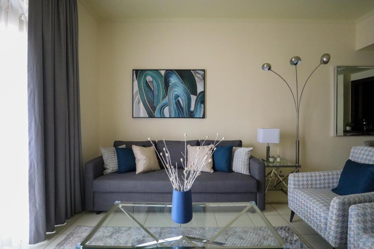 HiGuests - Charming Apt With Private Balcony Near Dubai Mall