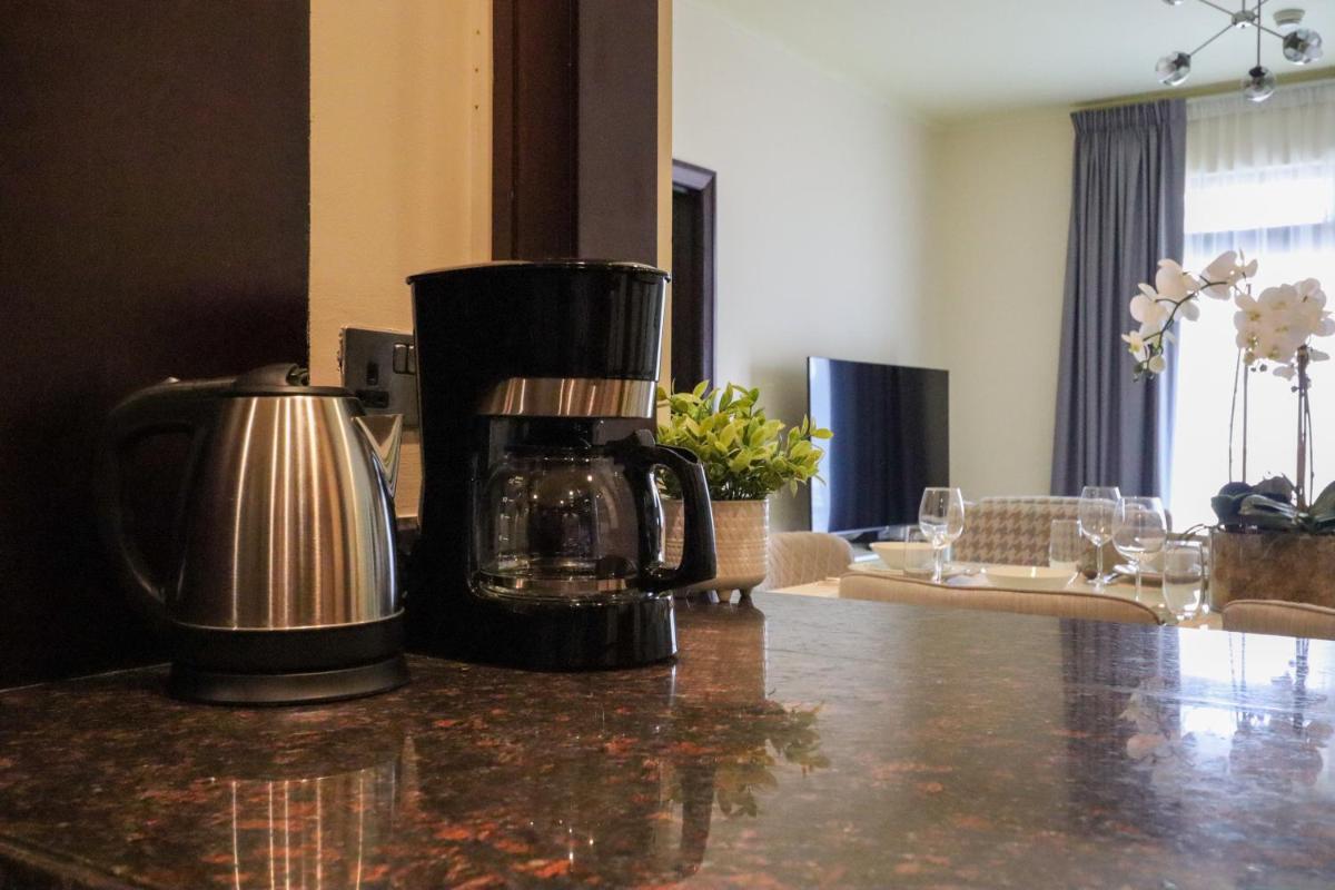 HiGuests - Charming Apt With Private Balcony Near Dubai Mall