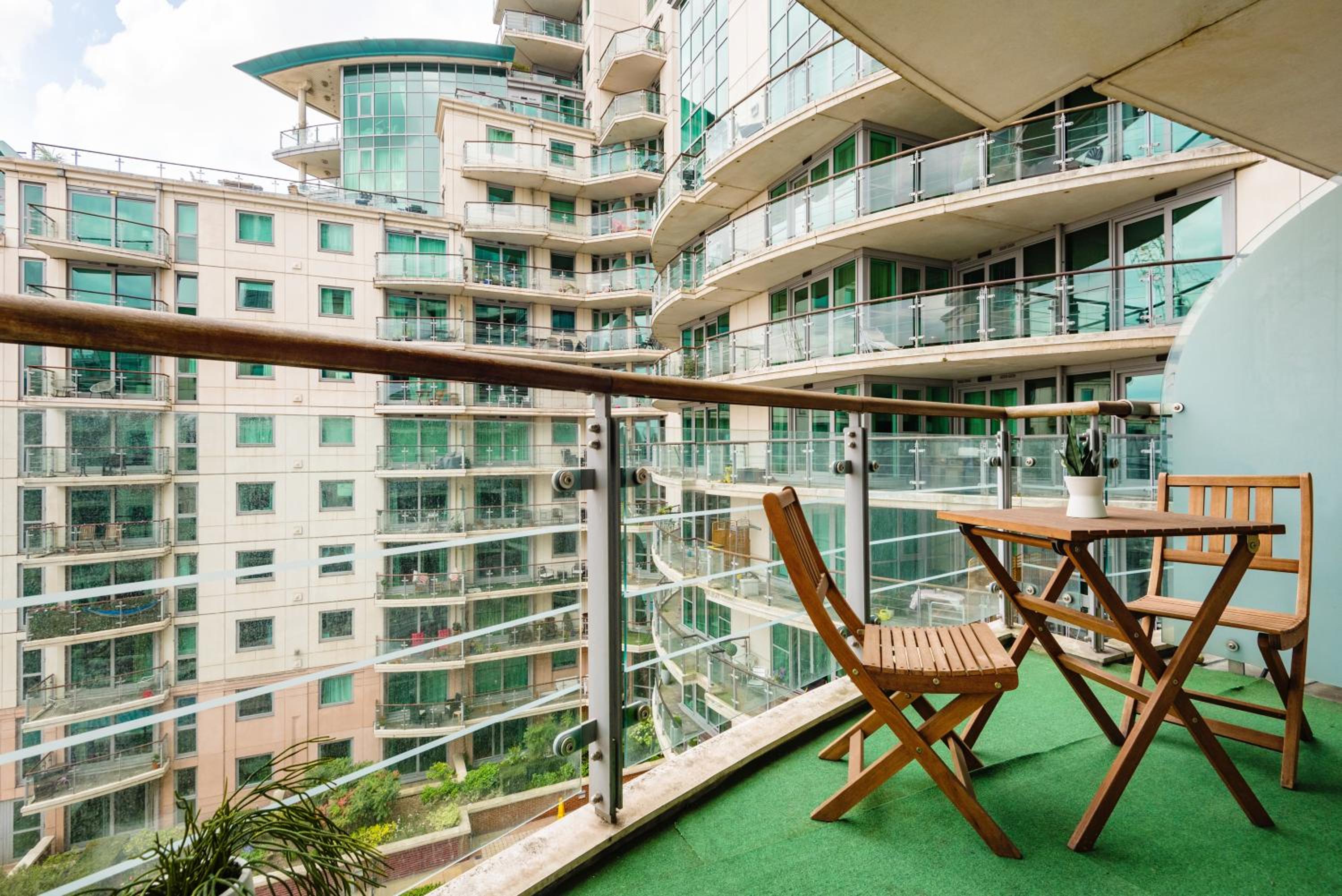 balcony