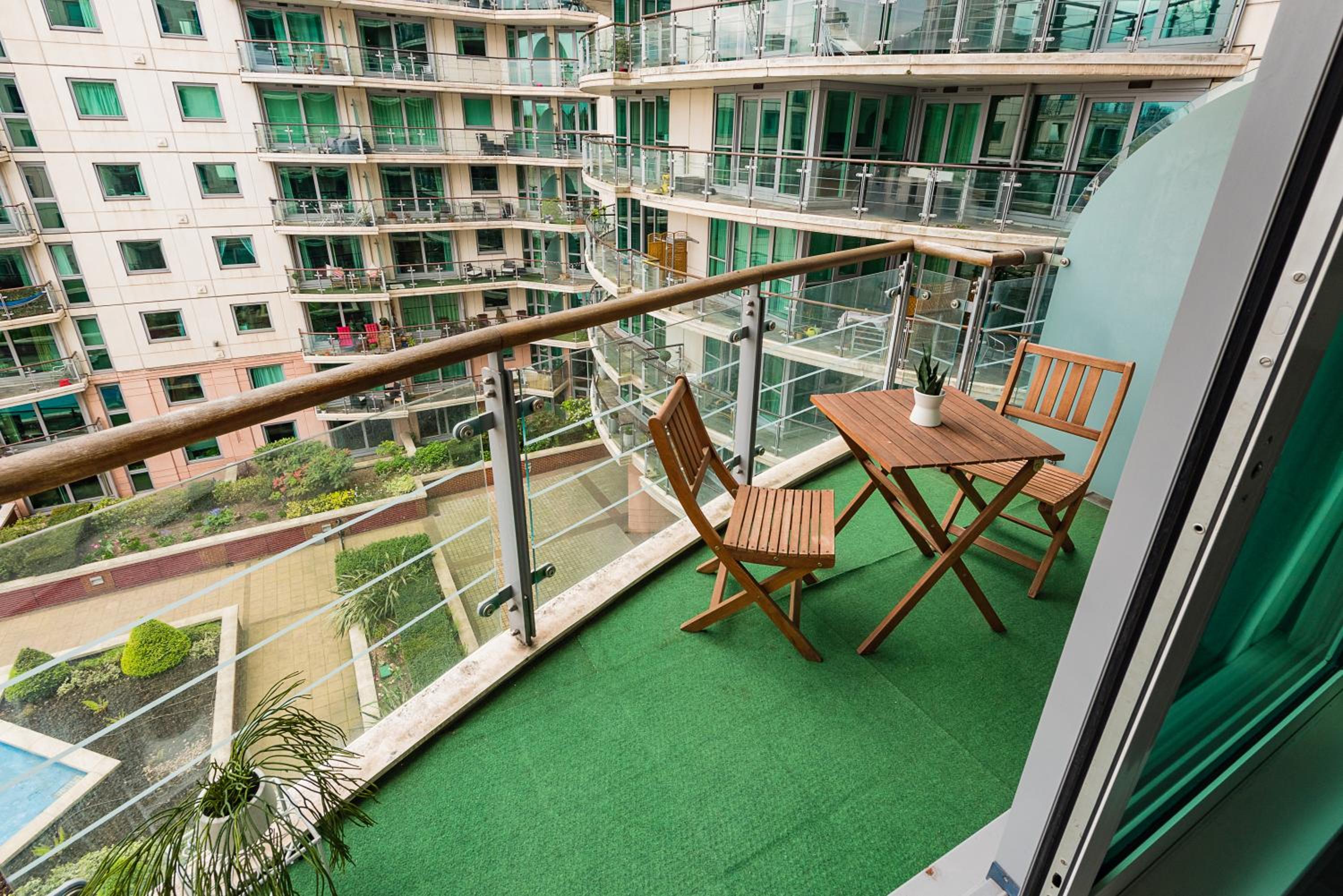 balcony