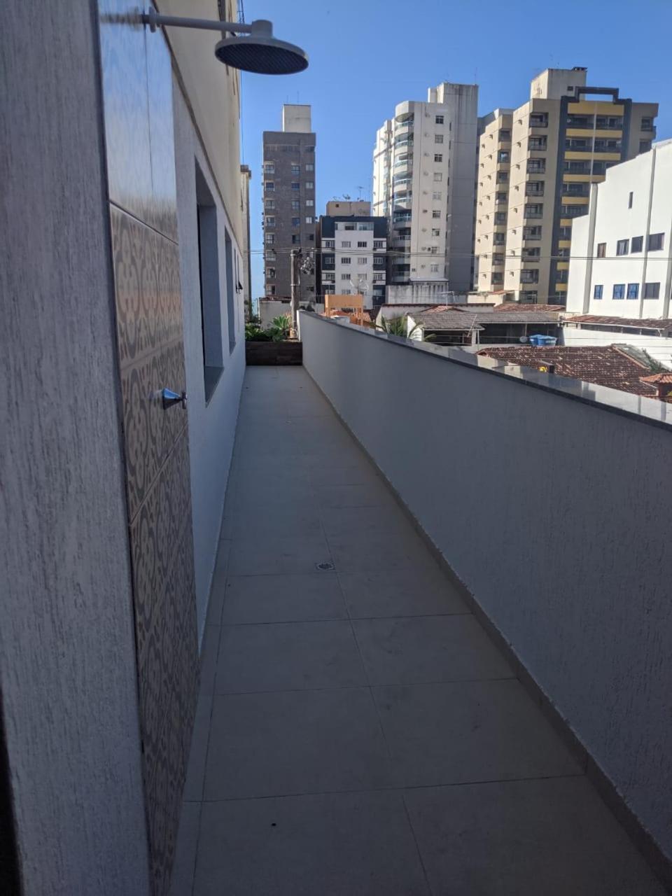 Apartamento Praia do Morro com Churrasqueira, Cozinha Gourmet e Wifi