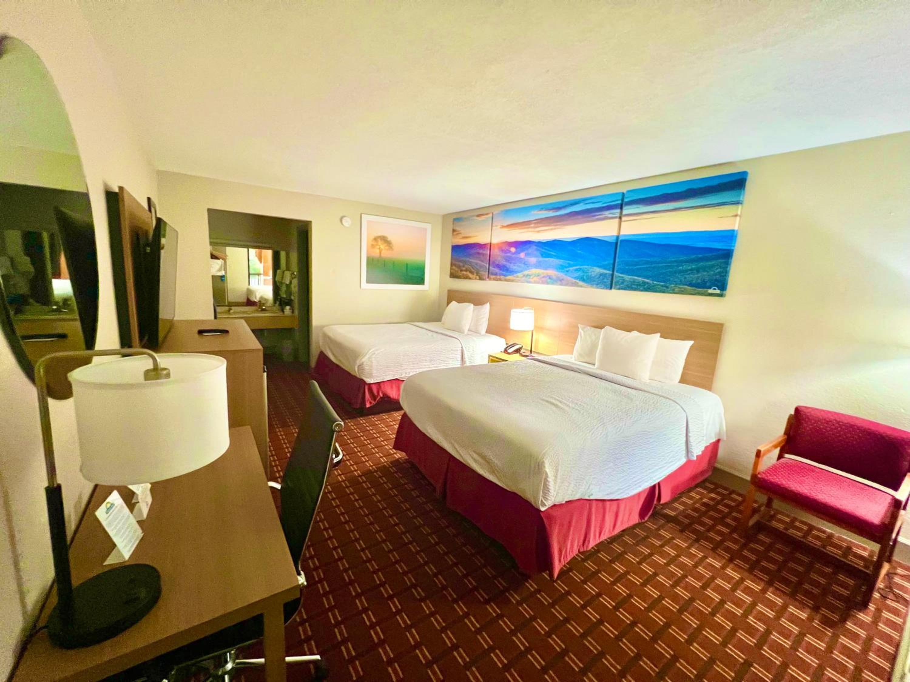 Days Inn by Wyndham Athens view 5