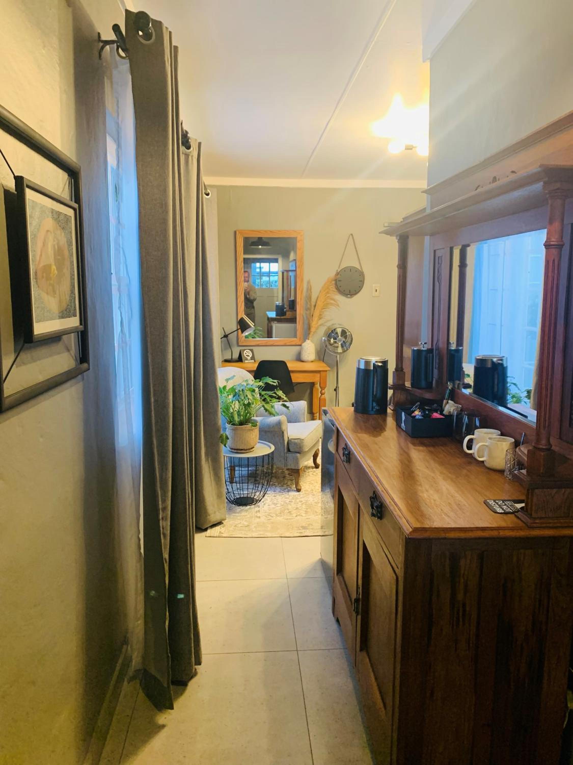 Battiss Guest House - Image 2