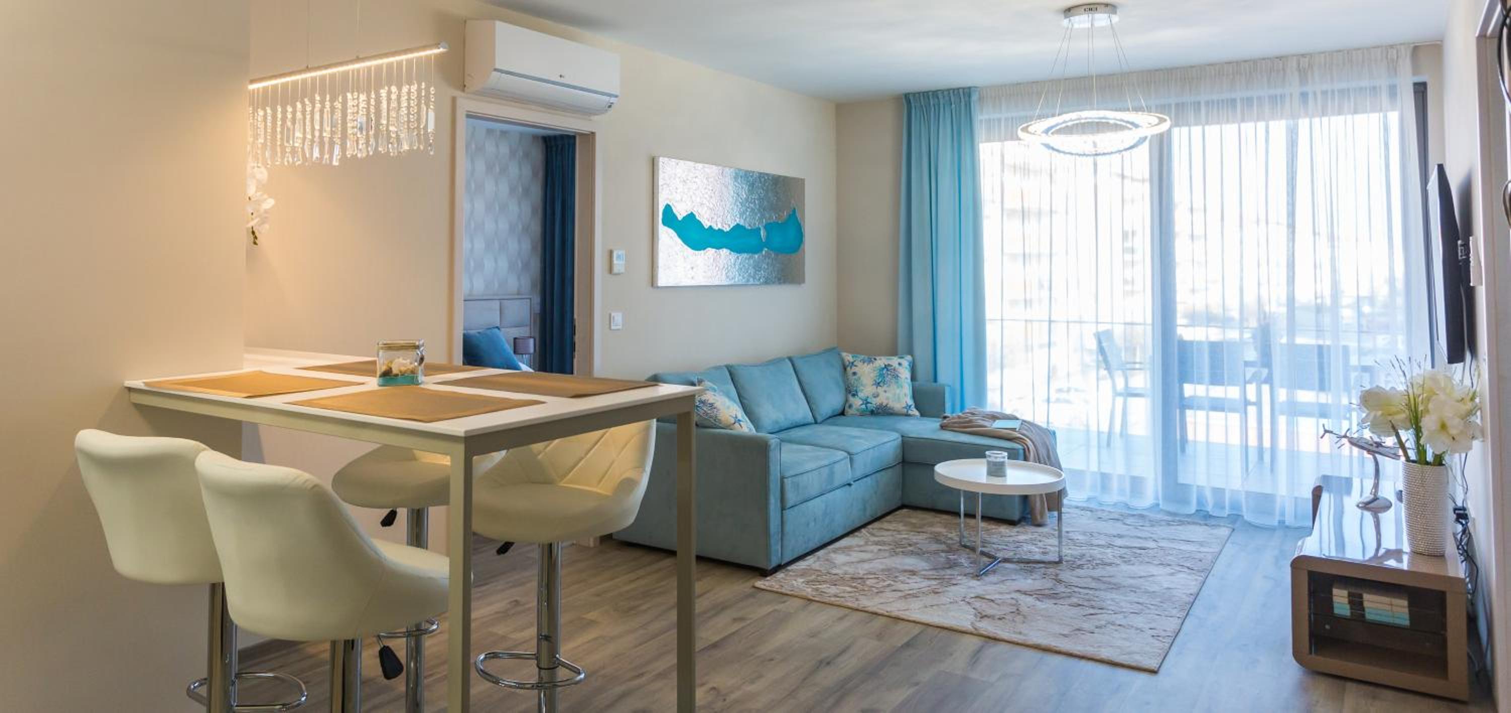 Coral Luxury Apartment view 3