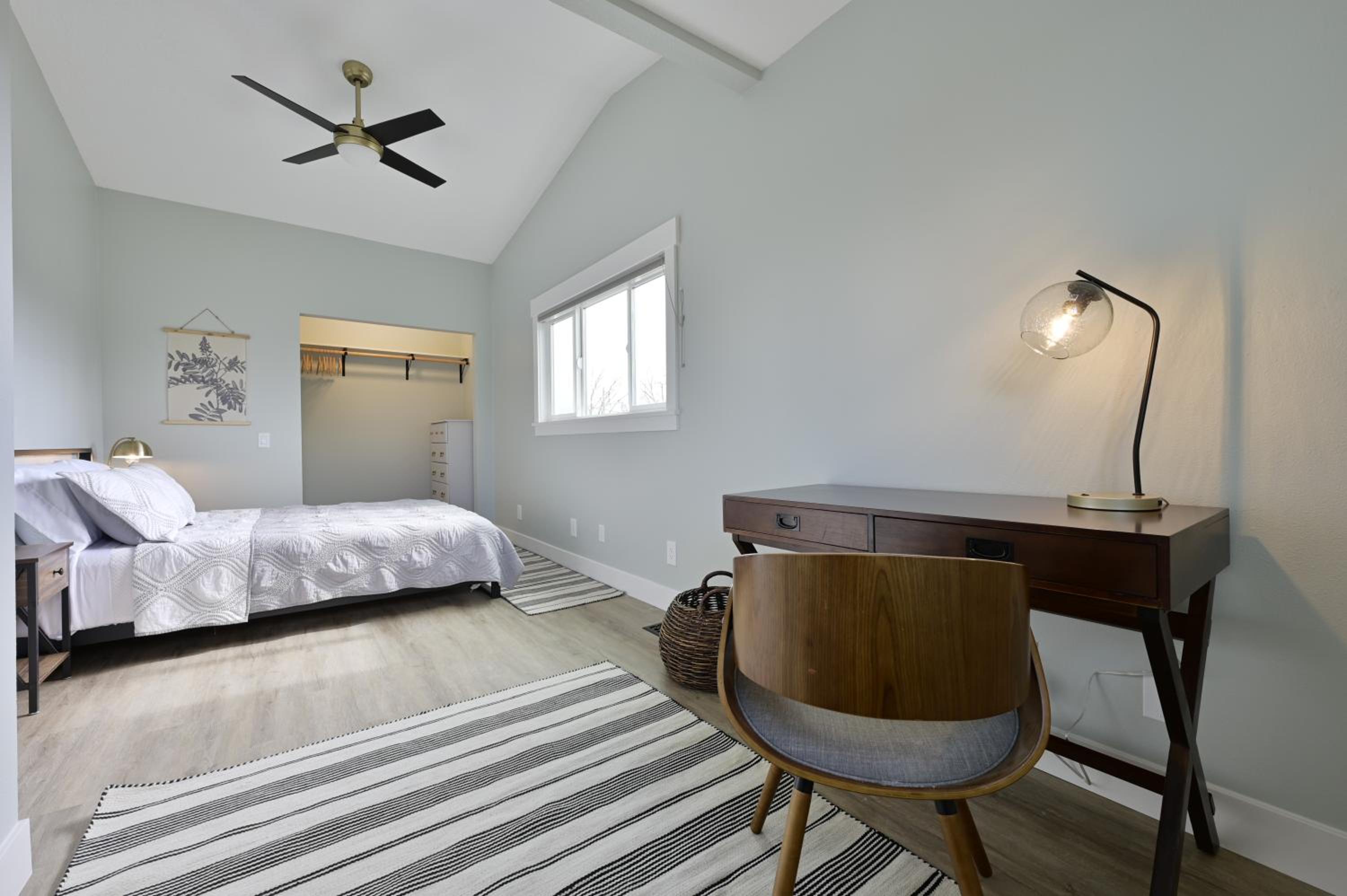 Albany Vacations - Modern Upstairs Loft - Newly Renovated! - Property Image 3