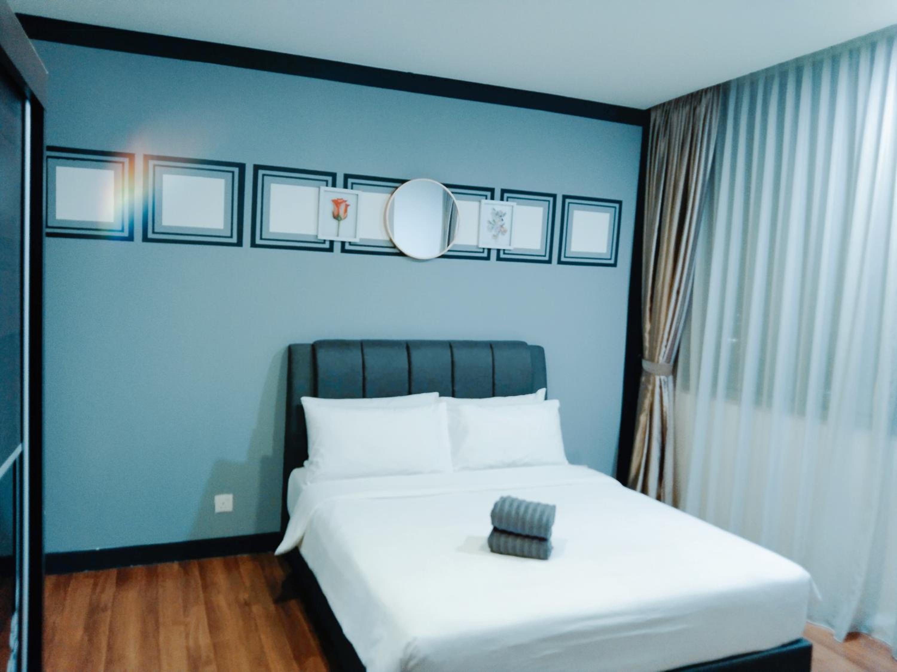 Mercu Summer Suites Klcc by Lumi Homes