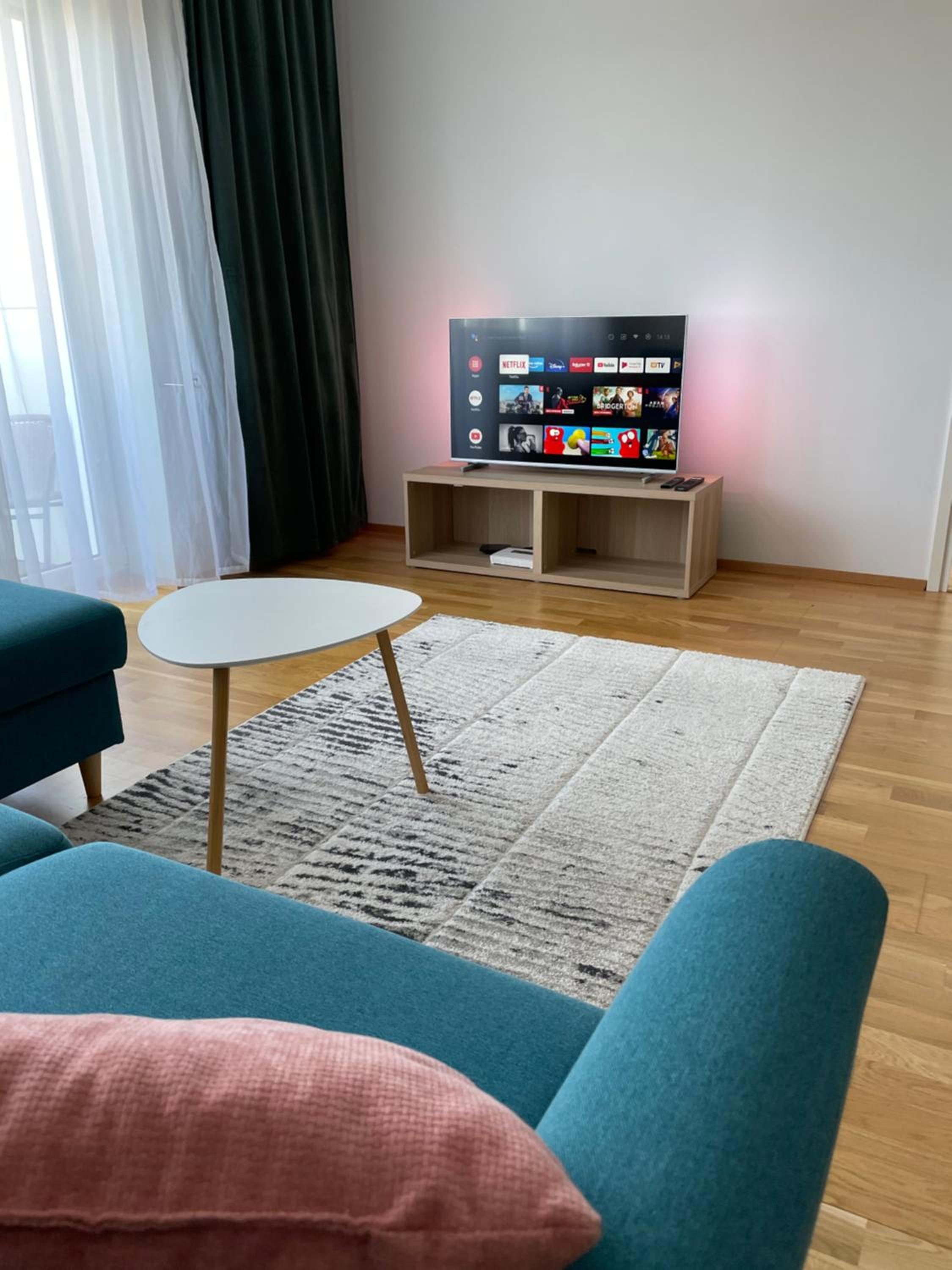 Modern one bedroom flat with sunset views, self check-in view 3