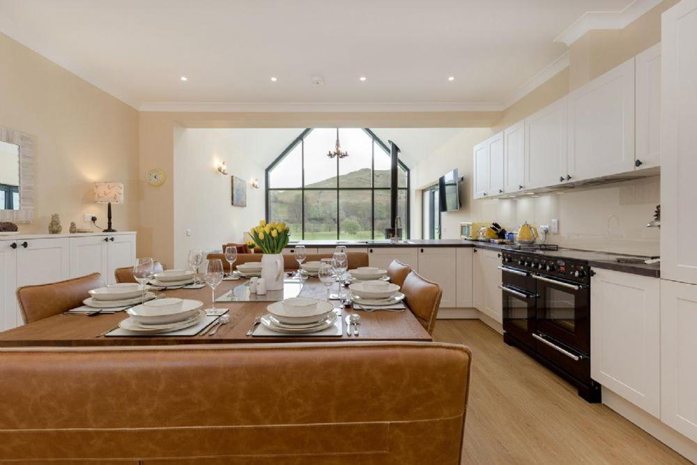Balbeg Cottage view 3