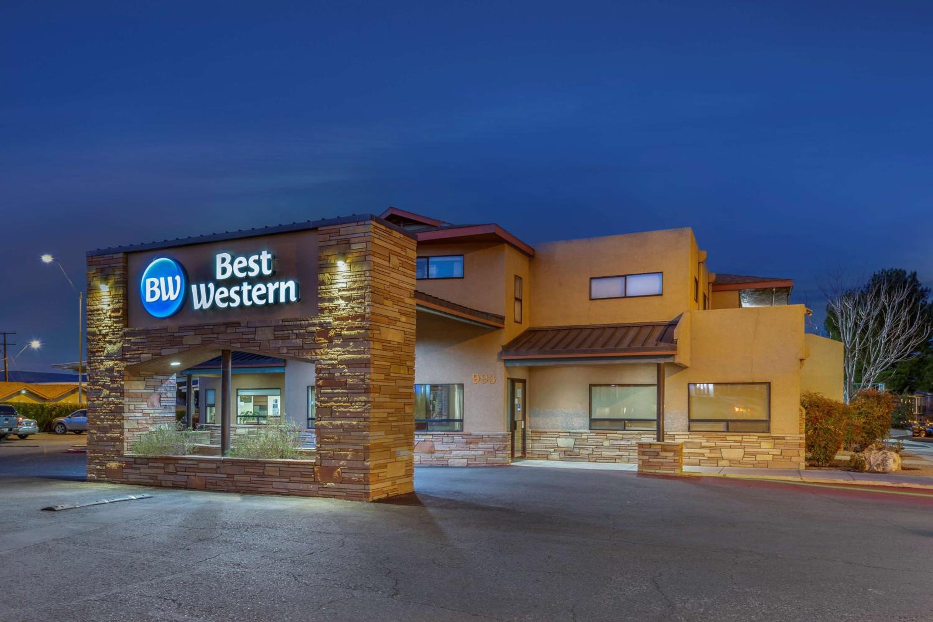 Prescott Valley Vacations - Best Western Cottonwood Inn - Property Image 1